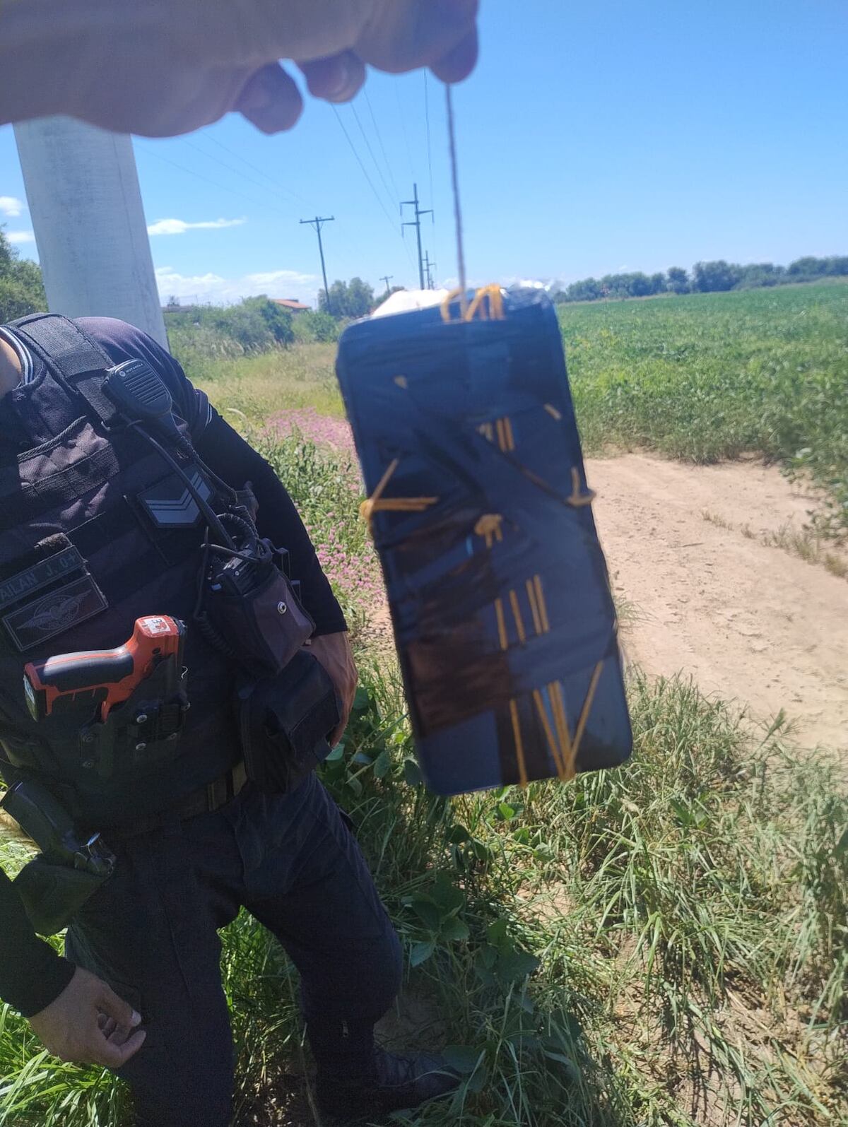 El drone y lo secuestrado. (Policía)