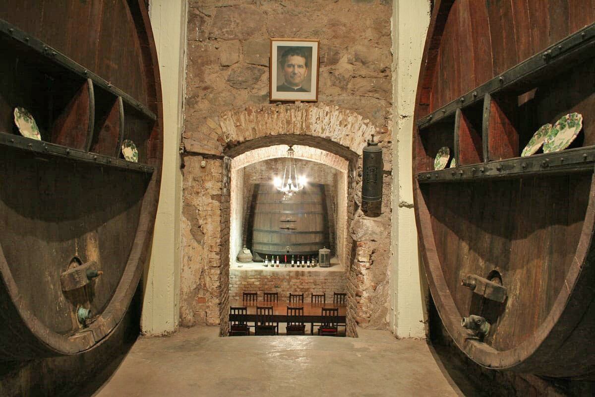 Cava antigua del año 1800. (Foto gentileza Bodega Don Bosco)