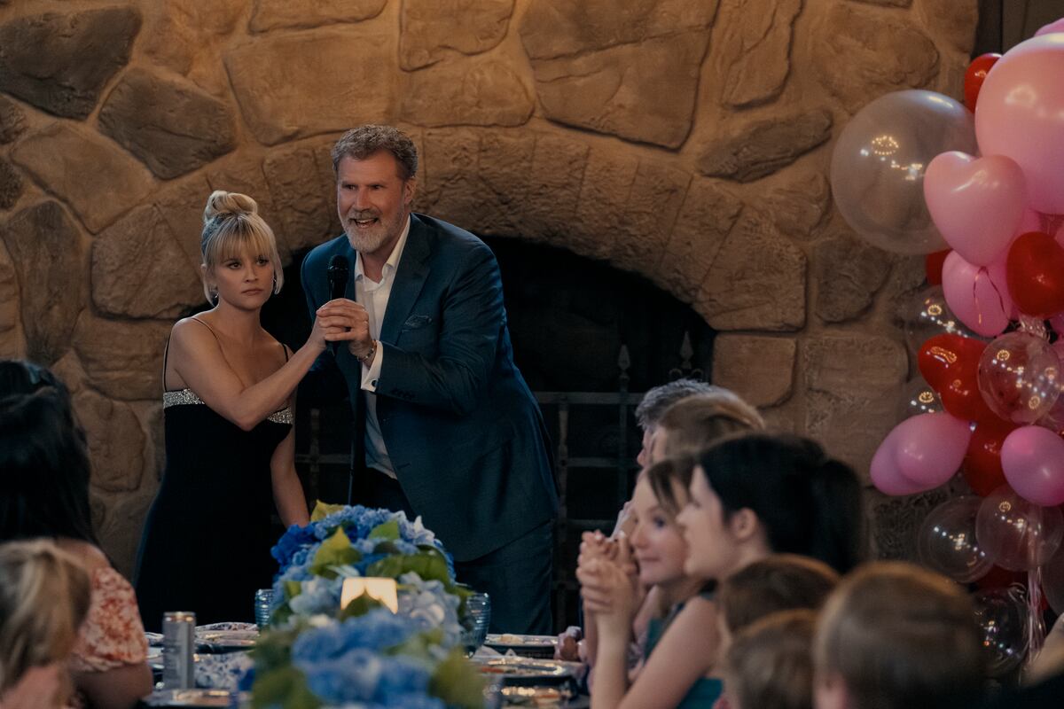 Jim (Will Ferrell) y Margot (Reese Witherspoon) en La otra boda. Credit: Glen Wilson/Prime Video