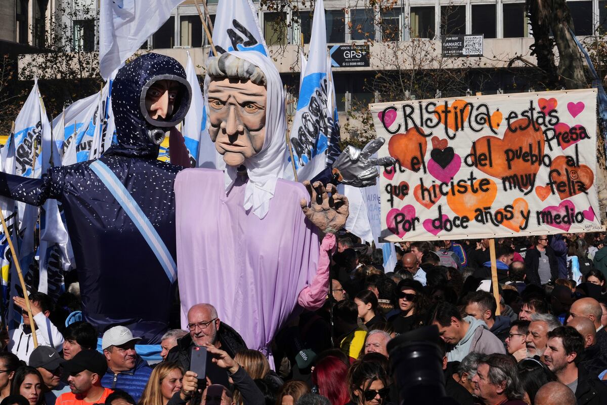 Las fotos de la marcha a favor de Cristina Kirchner. (AP)