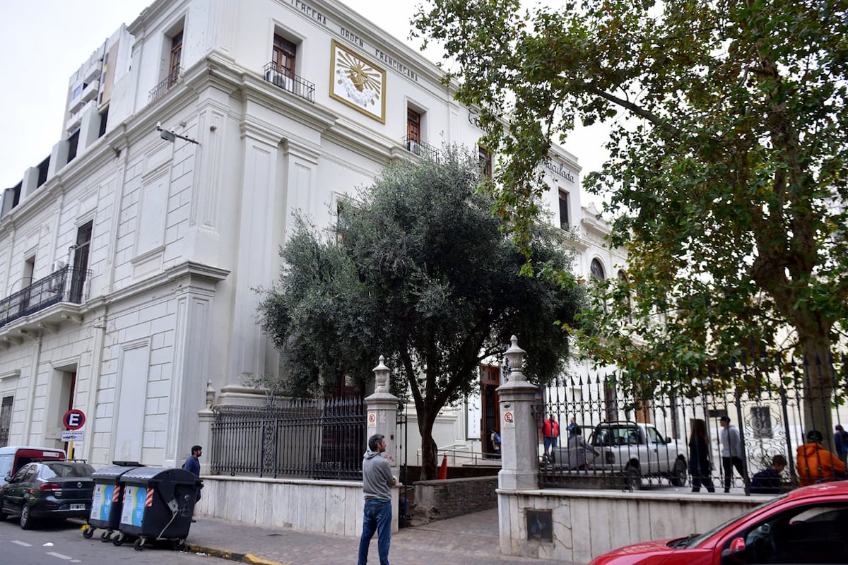 Las escuelas privadas de la Capital tendrán un aumento en este mes del 20%. (Ramiro Pereyra / La Voz)