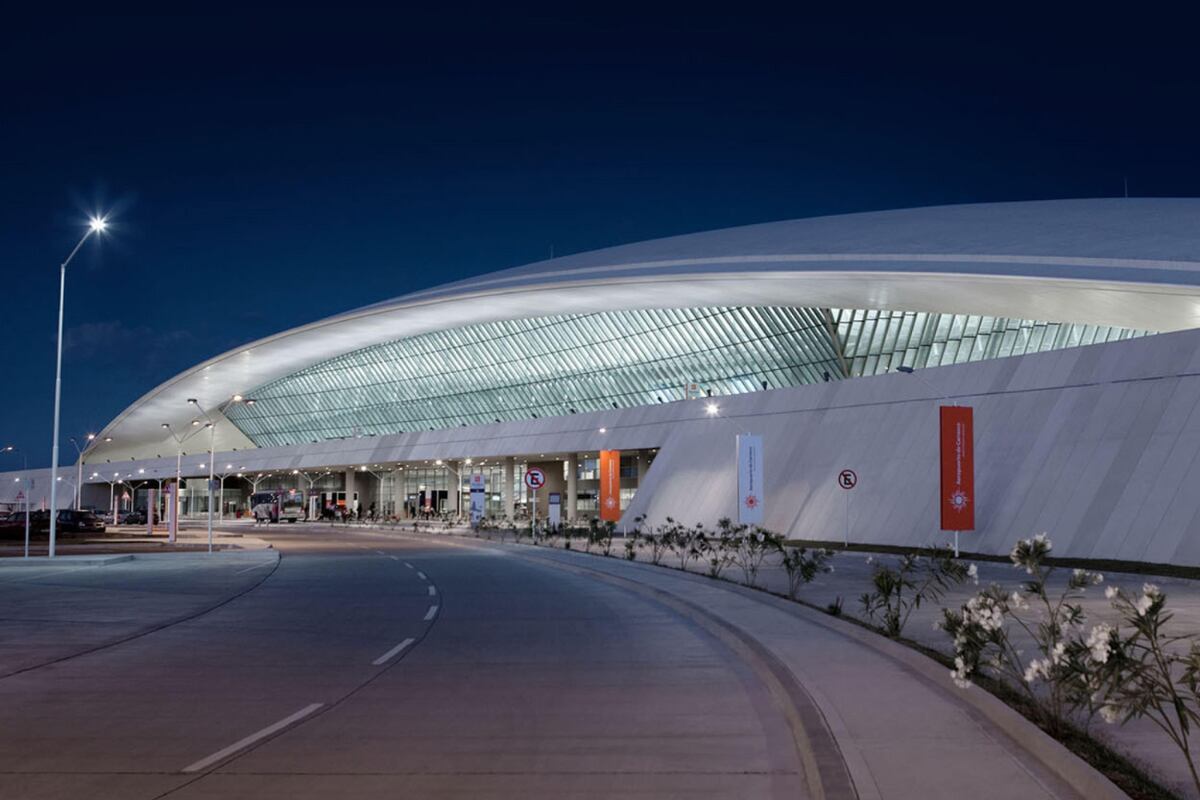 La conectividad aérea y fluvial será una de las grandes protagonistas del verano 2026. Aerolíneas Argentinas confirmó el retorno del vuelo directo Córdoba–Punta del Este y nuevas rutas desde Rosario.