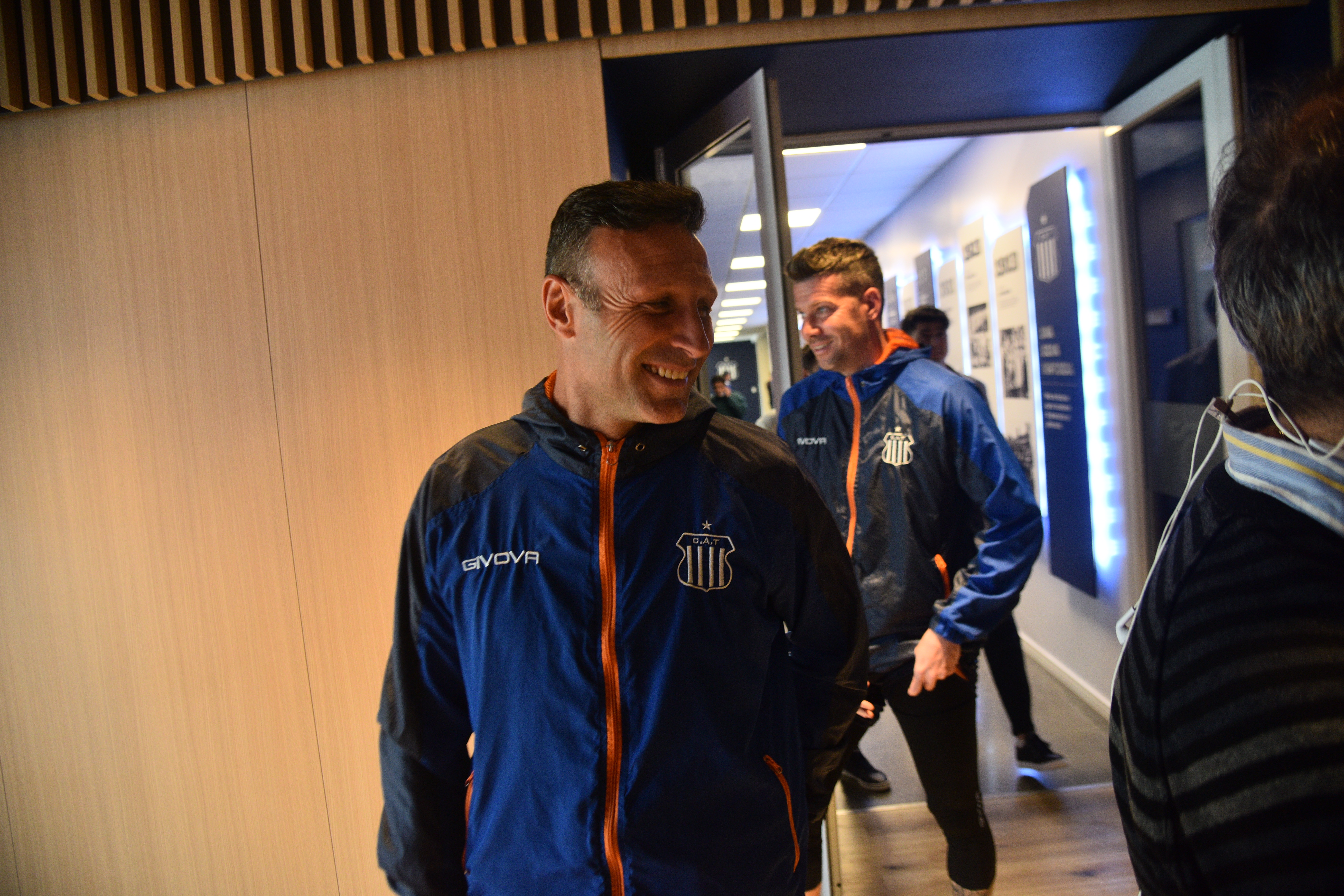 Andrés Fassi presentó al nuevo técnico del Club Atlético Talleres, "Tino" Ribonetto . (Pedro Castillo / La Voz)