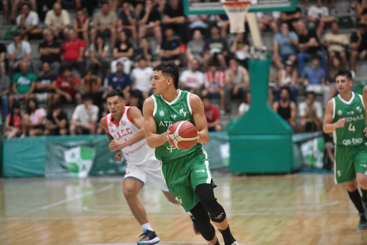 Juan Cruz Oberto es el mejor jugador de Atenas en el regreso a la Liga Nacional. (Javier Ferreyra / La Voz)