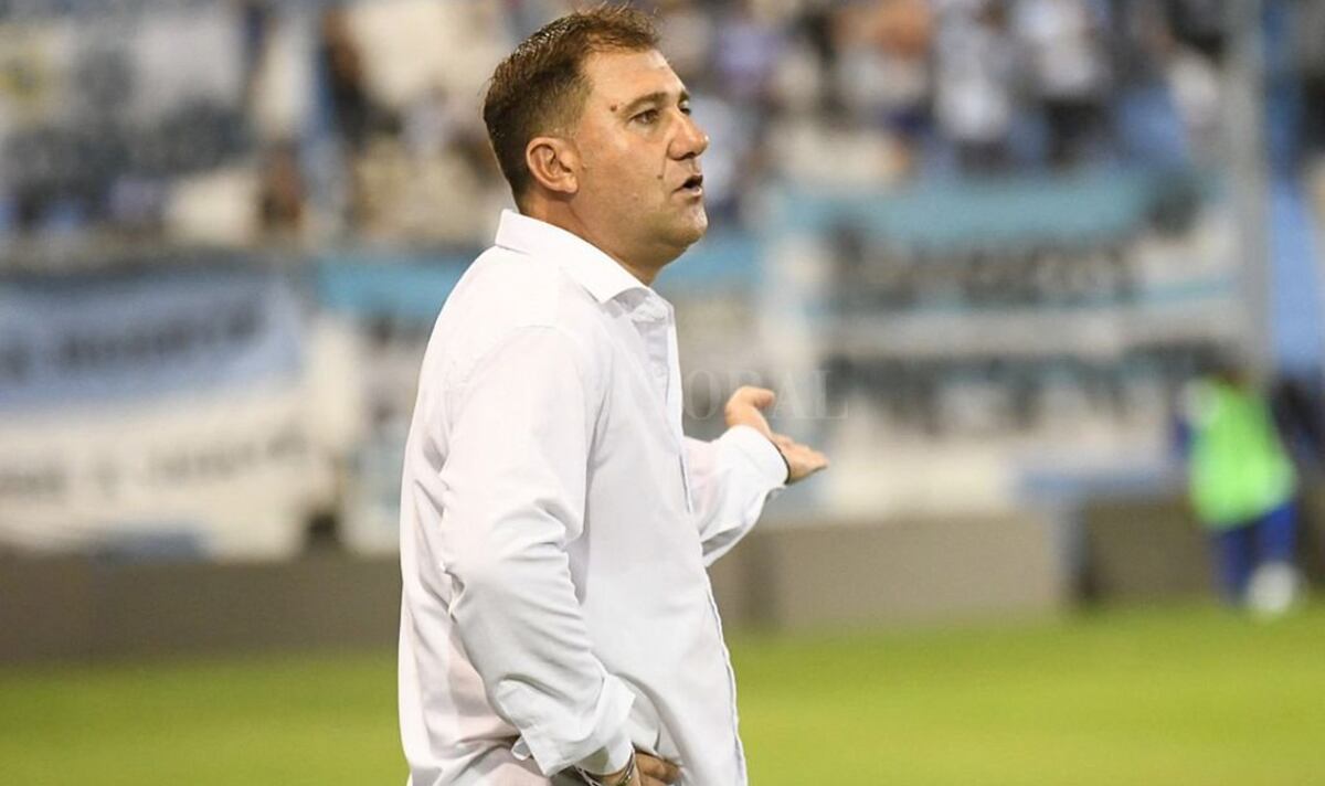 Otta, un técnico reconocido en el ascenso. (Foto: Prensa Estudiantes de Caseros).