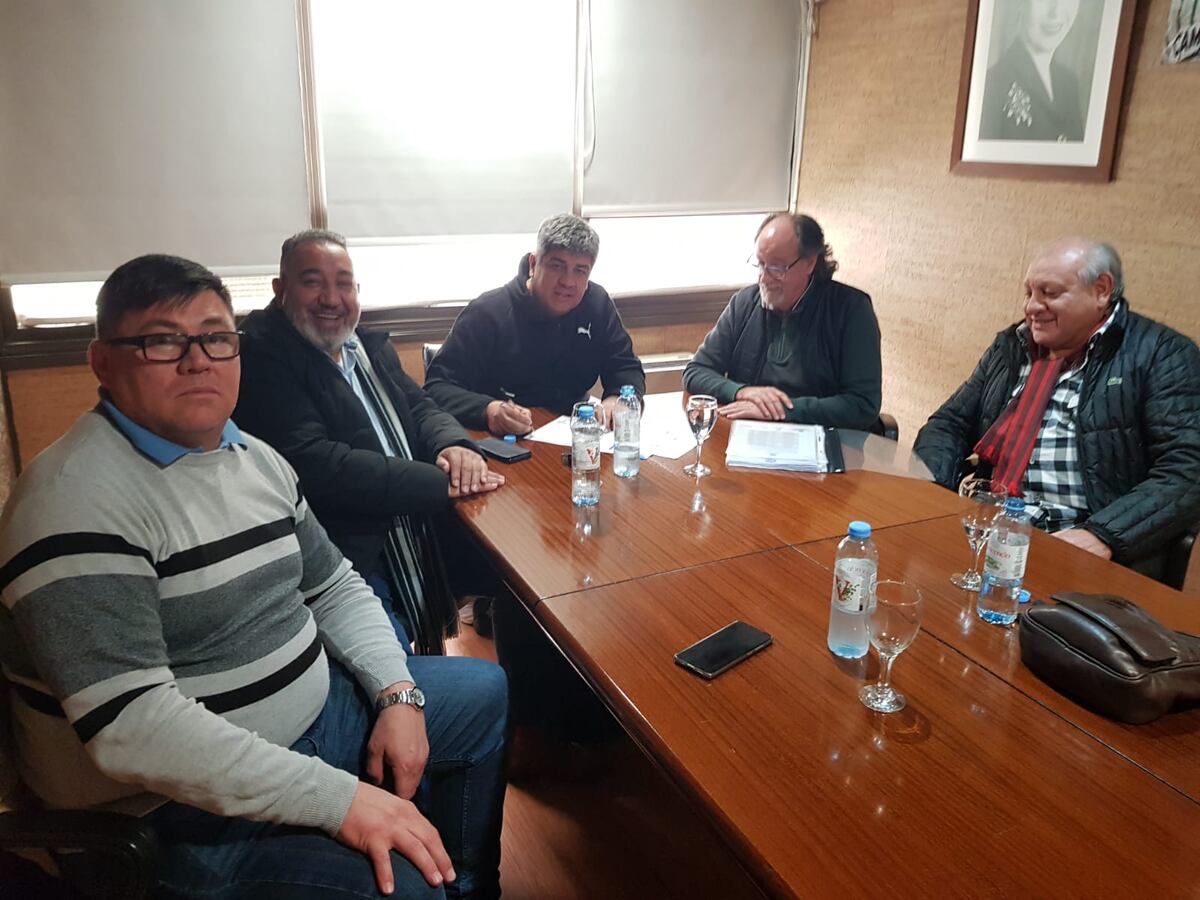 Cumbre. Pablo Moyano, jiunto a Horacio Otero, recibieron a sindicalistas cordobeses: Edgar Luján, Pablo Chacón y Rubén Urbano.