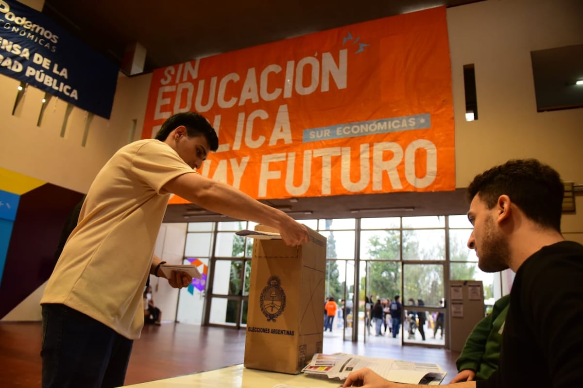 Primera jornada de elecciones en la UNC. (José Hernández/La Voz)