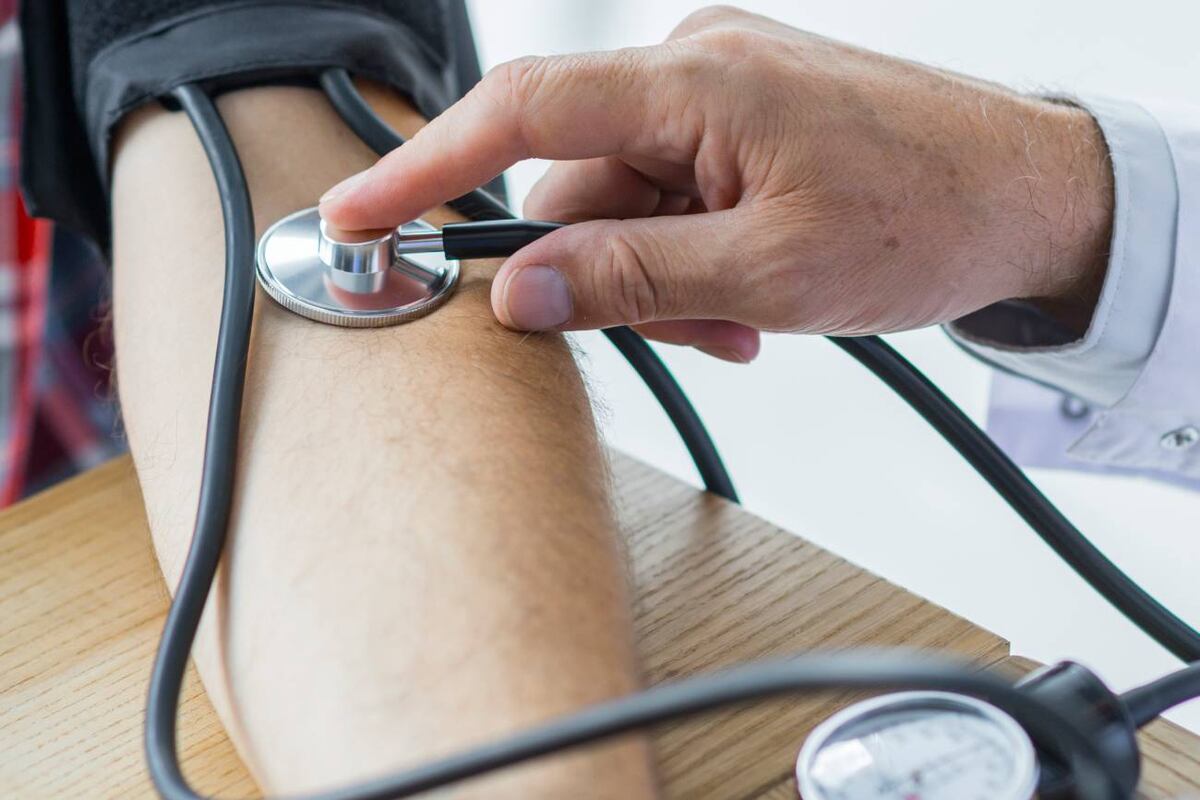 Un método simple y respaldado por estudios médicos permite reducir la presión arterial sin medicamentos. De qué se trata y cómo incorporarlo a tu rutina diaria. (Freepik)