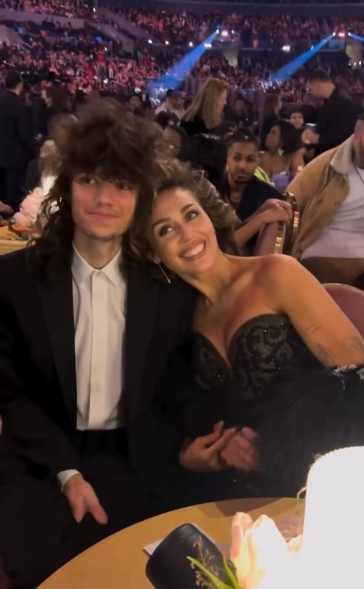 Quién es Maxx Morando, el músico que transformó la vida amorosa de Miley Cyrus