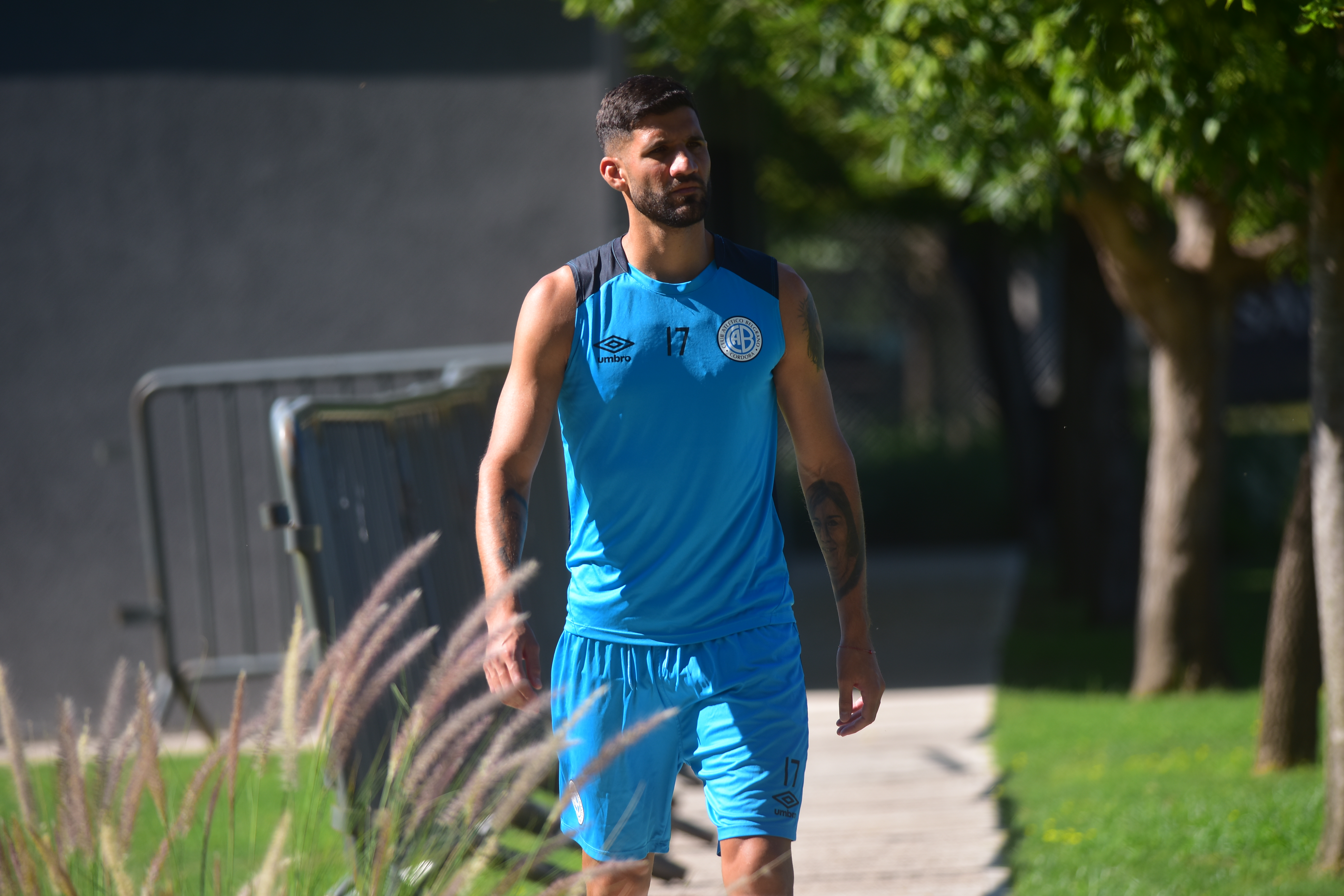 Lisandro López, defensor de Belgrano, en la práctica de este lunes 12 de enero de 2026 en el predio de Villa Esquiú. (Pedro Castillo / La Voz)