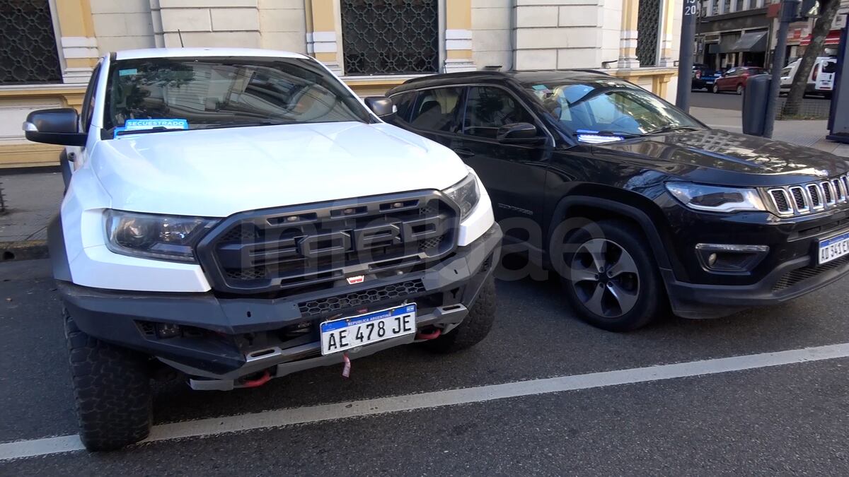 La flota de autos y motos de alta gama que le incautaron a Jorge Castillo, “el rey de la Salada”. (Infobae)