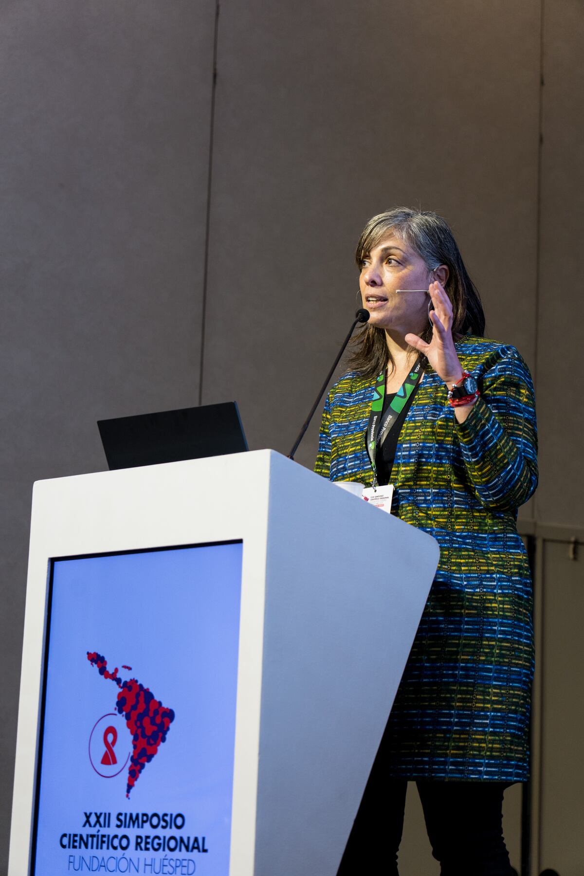 Natalia Laufer, investigadora del CONICET en el Instituto de Investigaciones Biomédicas en Retrovirus y SIDA (INBIRS, CONICET-UBA) y especialista en el estudio de enfermedades infecciosas.