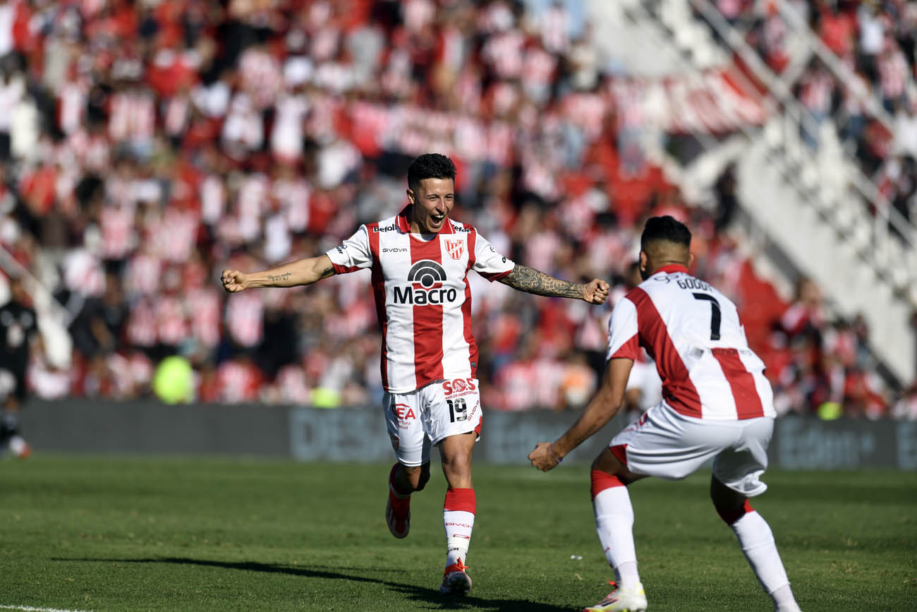 Gol de Lodico. Instituto derrotó 3 a 0 a Riestra en Alta Córdoba (Ramiro Pereyra/ La Voz)
