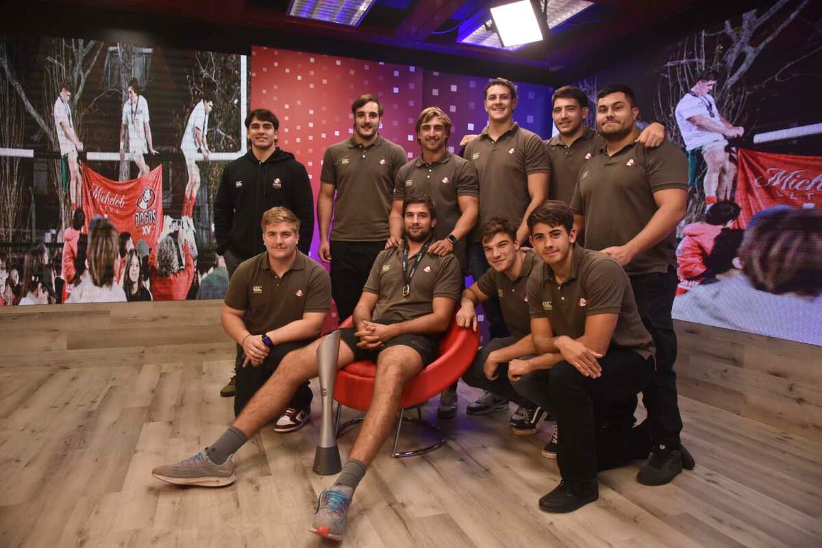 Brindis con los Dogos xv campeones (Facundo Luque / La Voz)