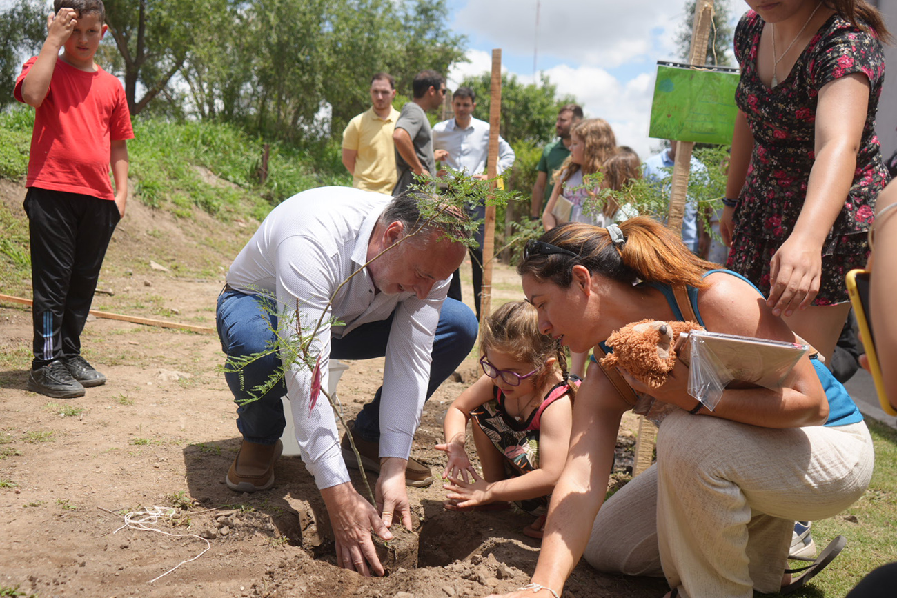 Imágenes de los primeros días de gestión de Eduardo Accastello de regreso en la intendencia de Villa María. (Foto: Municipalidad de Villa María)