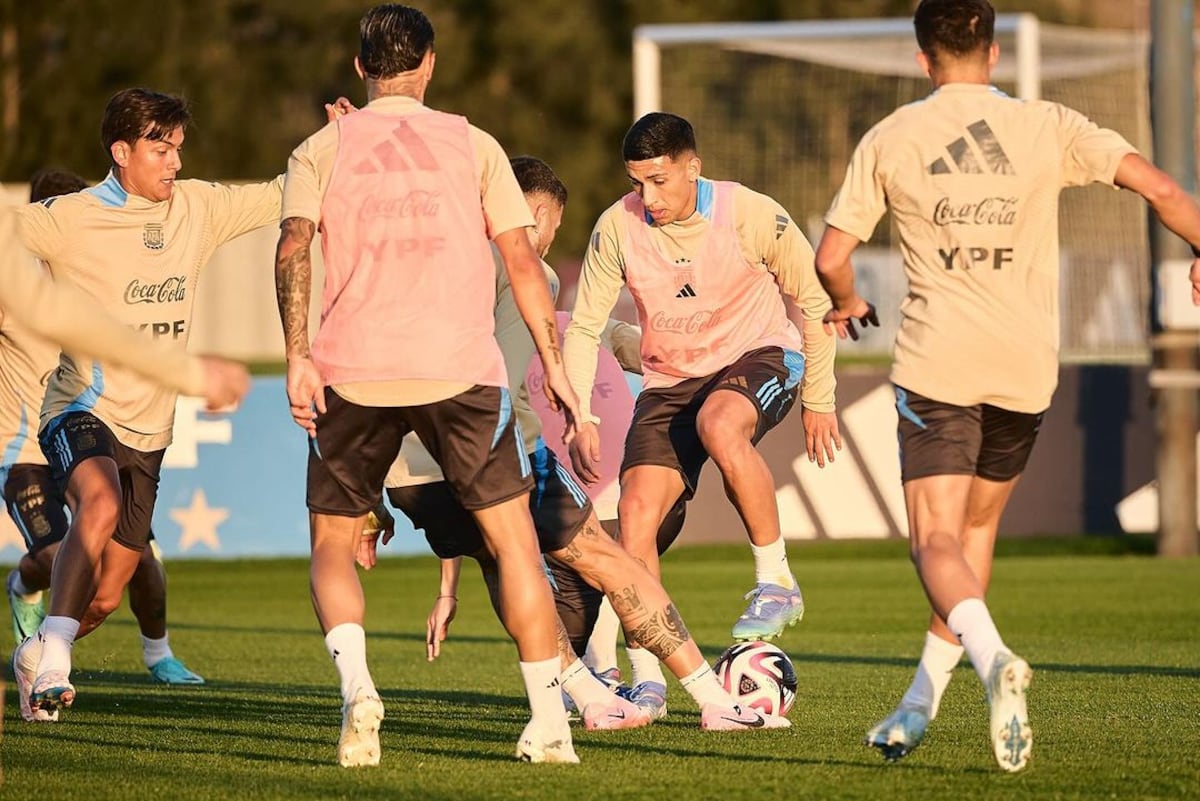 La selección argentina en el entrenamiento del sábado en Ezeiza. (AFA).