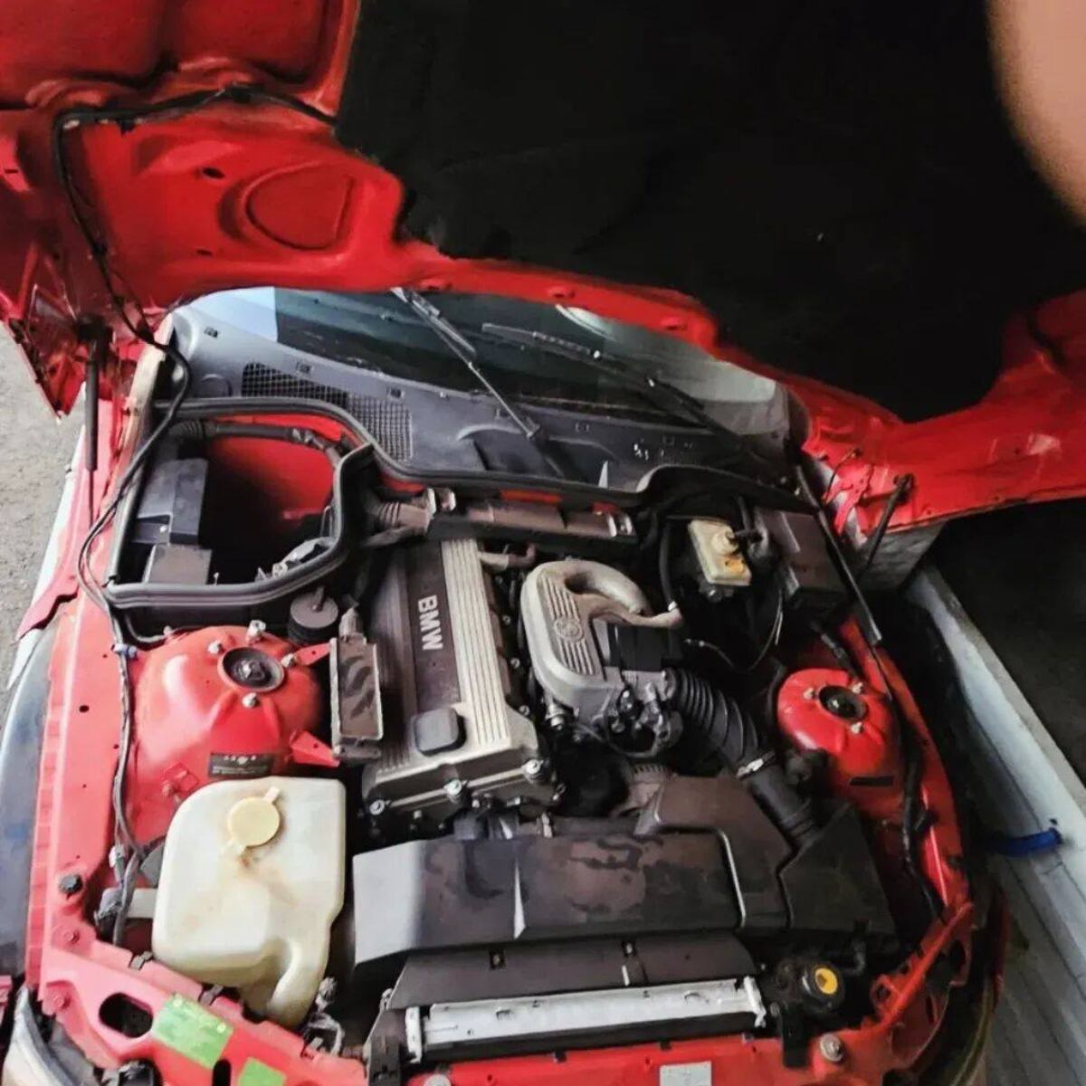 El BMW Z3 descapotable, modelo 1998, fue ingresado al país desde Paraguay en forma irregular, sin documentación legal.