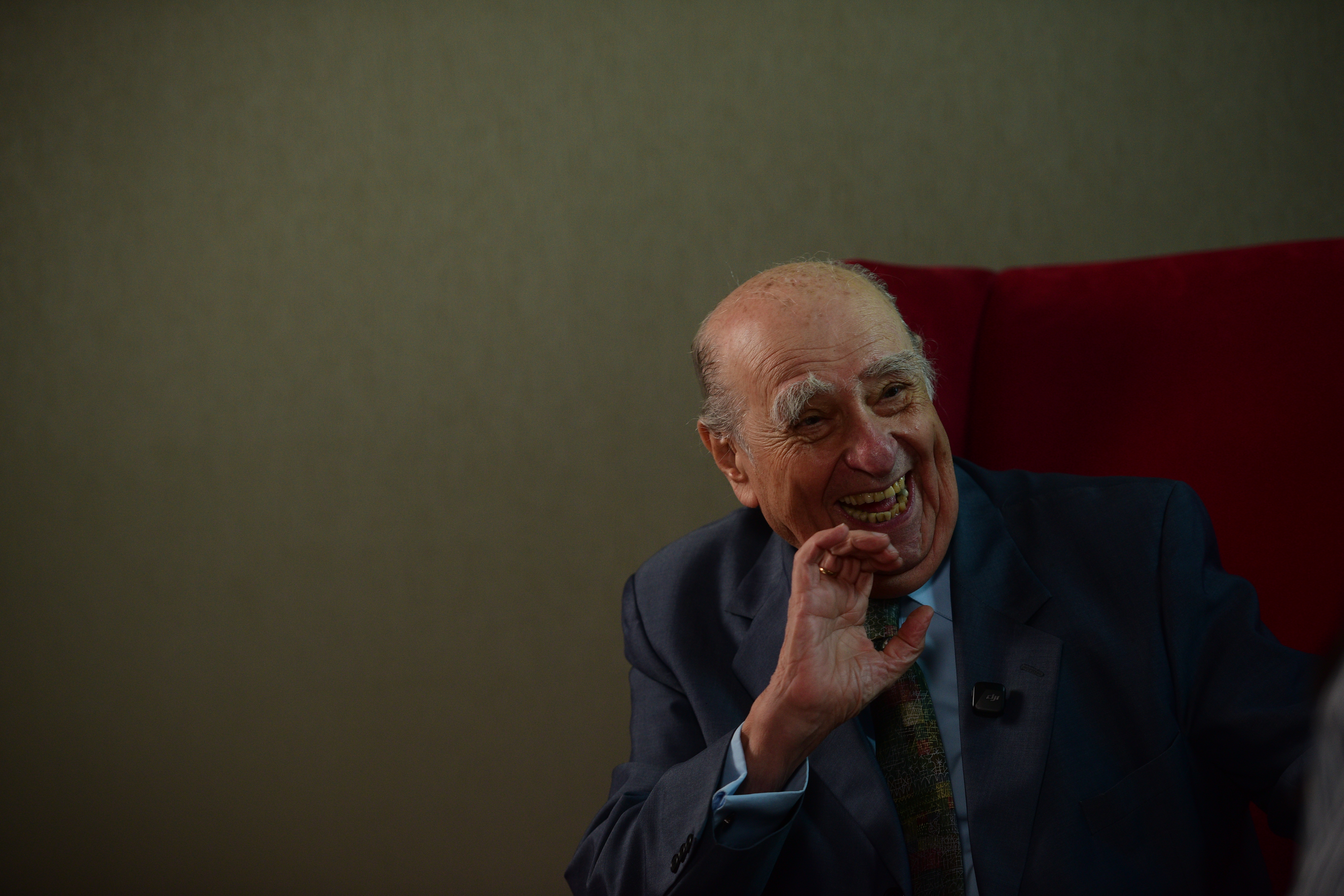 El expresidente de Uruguay Julio María Sanguinetti en entrevista. (Javier Ferreyra / La Voz)