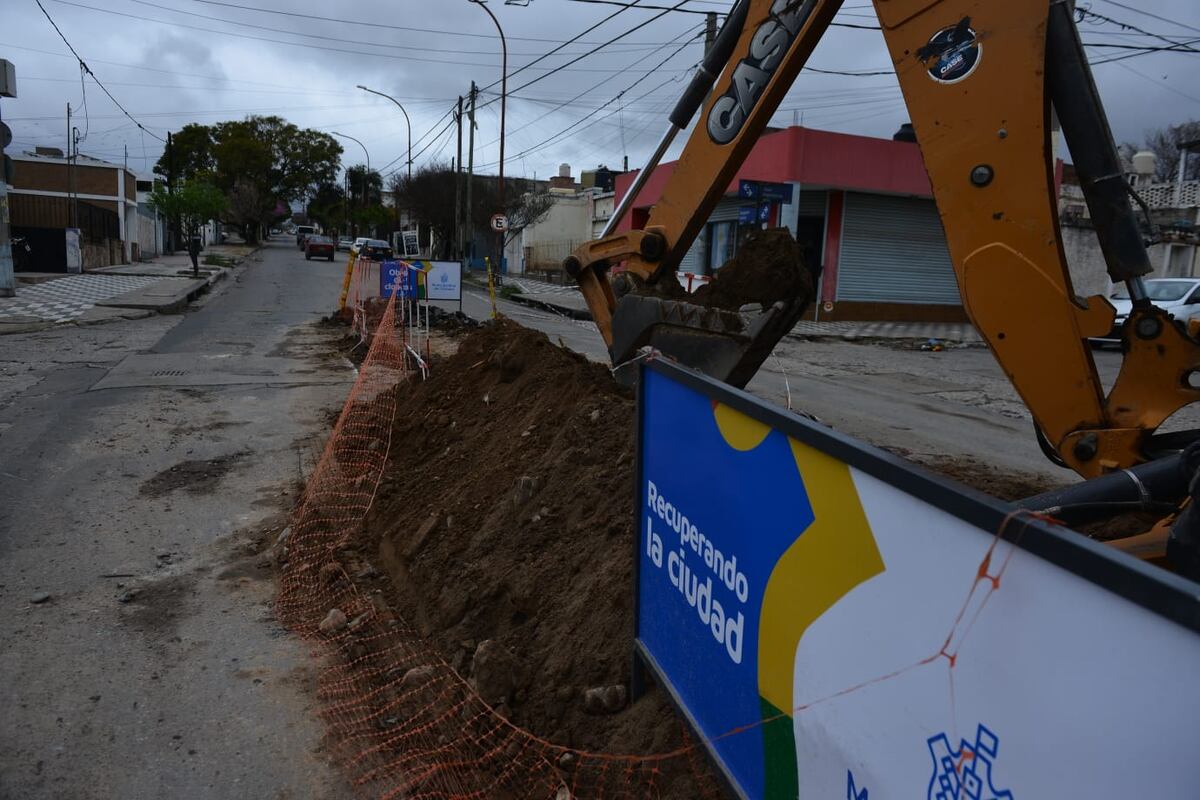 La Municipalidad reparó el bache en el que se atascó el vehículo. (José Hernández / La Voz)