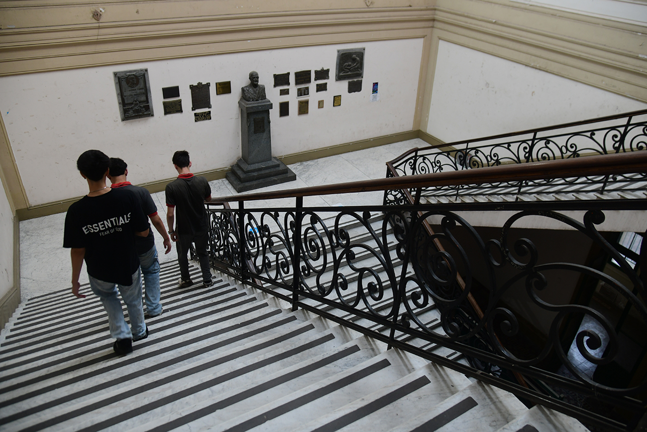 Las clases en el colegio Alejandro Carbó están paralizadas.(Foto: Ramiro Pereyra/LaVoz)
