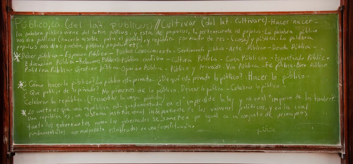 "Cultivar la cosa pública", obra de Rodrigo Fierro perteneciente a la colección del Museo Genaro Pérez.