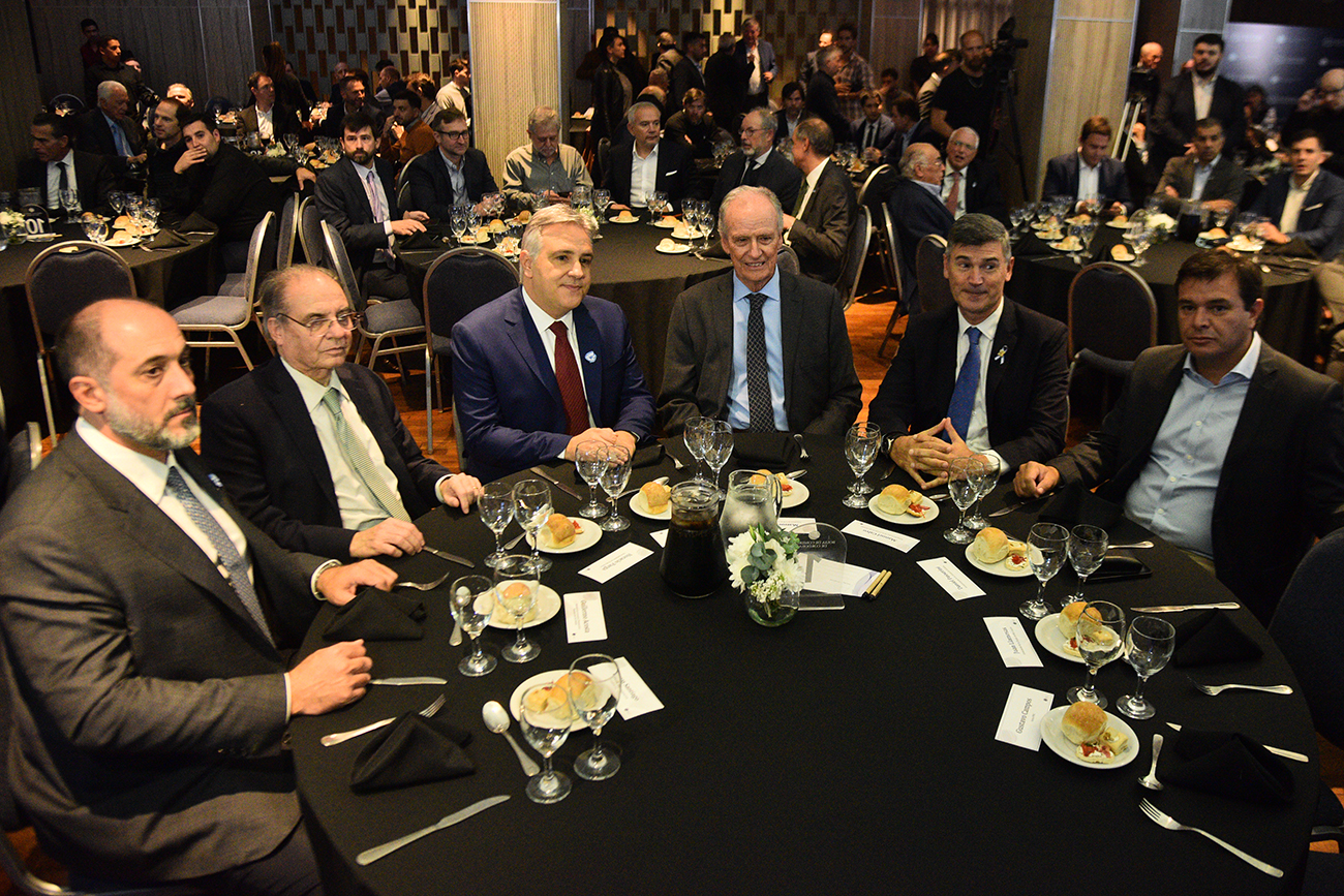 El intendente de Córdoba y candidato a gobernador por Hacemos Unidos por Córdoba, Martín Llaryora, disertó en la Bolsa de Comercio. (Pedro Catillo / La Voz)