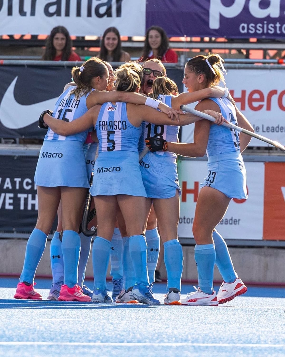 Las Leoncitas, en el partido con China por las semifinales del Mundial Juniors. (Gentileza Federación Chilena de Hockey Sobre Césped)