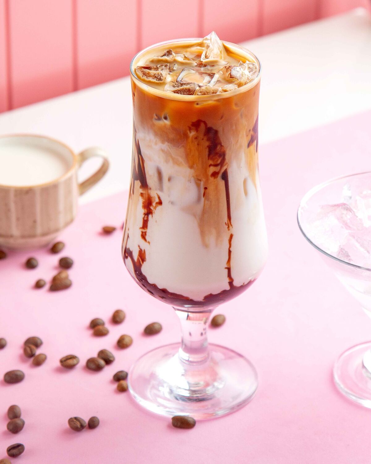 Cómo hacer en casa el café viral, con pocos ingredientes y sin máquina. (Freepik)