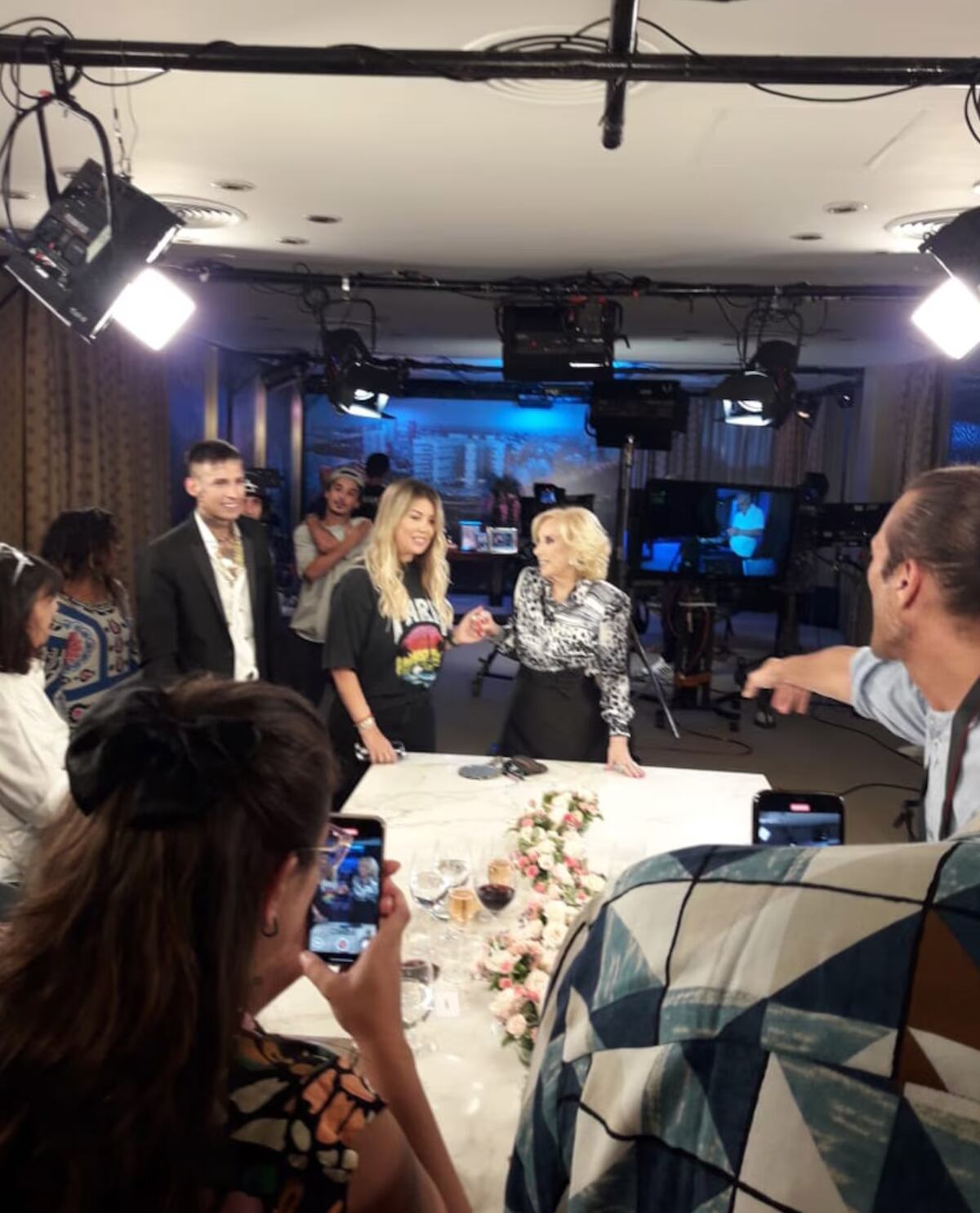 Wanda Nara y L-Gante en la grabación del programa de Mirtha Legrand.