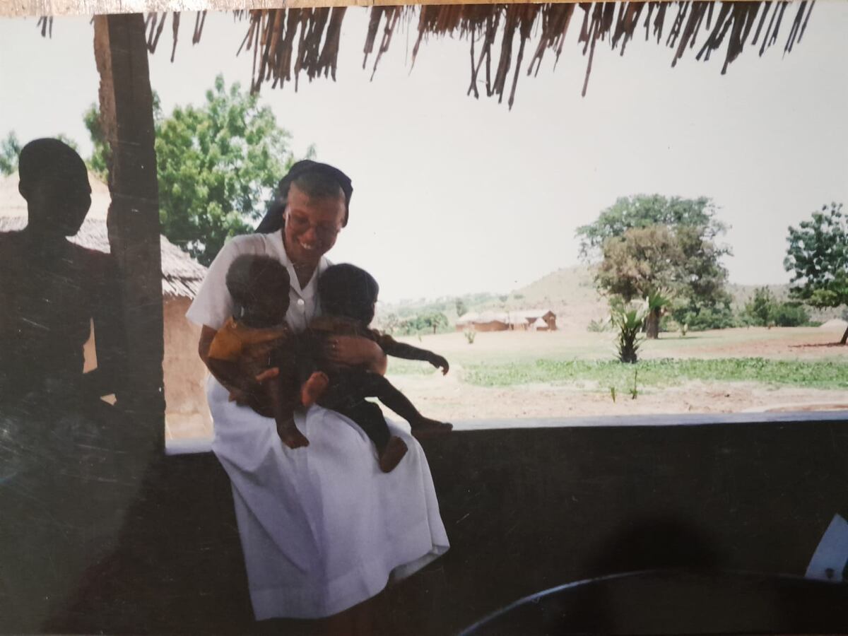 Cristina, misionando en el Congo. Estuvo 20 años en el Instituto Hijas de María Inmaculada.