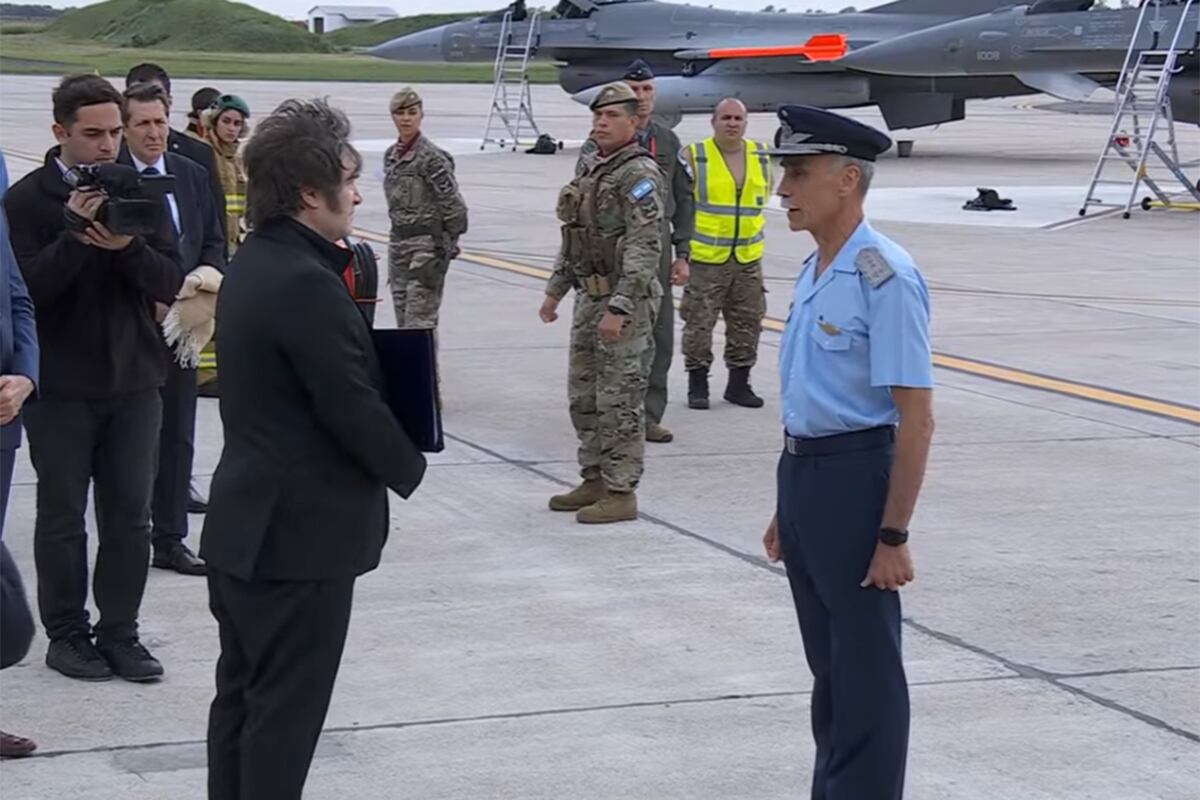 Milei, en el acto por la llegada de los F-16 al país (Captura de video).