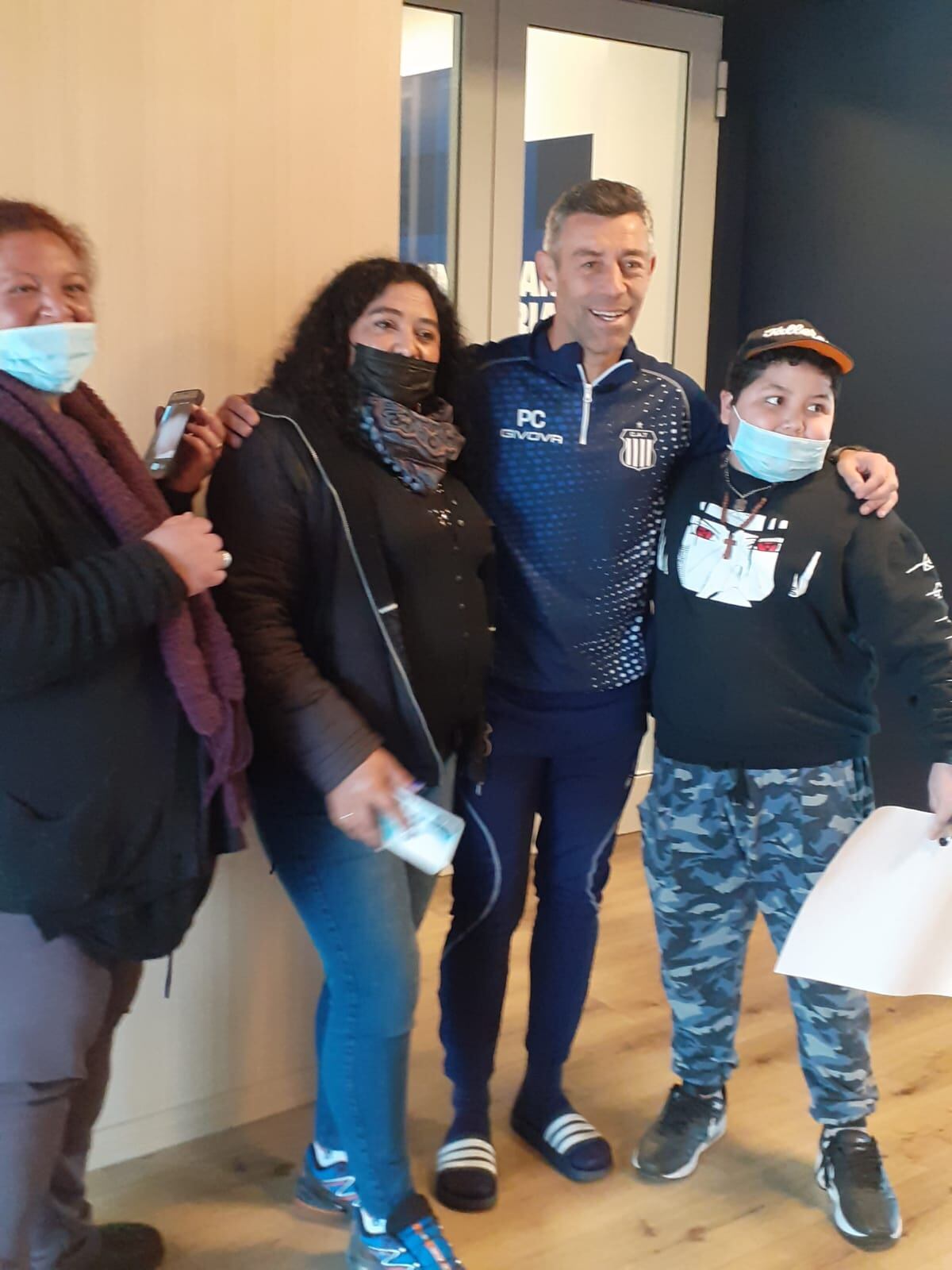 Santiago Córdoba es un chico de 12 años, de barrio Chateau Carreras, quien este mediodía, en el Centro de Alto Rendimiento Amadeo Nuccetelli. (Fotos de Javier Flores)