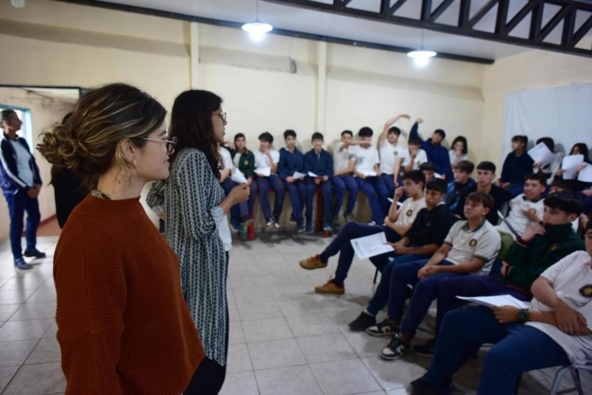 Algunos colegios promueven espacios de diálogo con los alumnos para conocer sus intereses y acompañar sus decisiones.