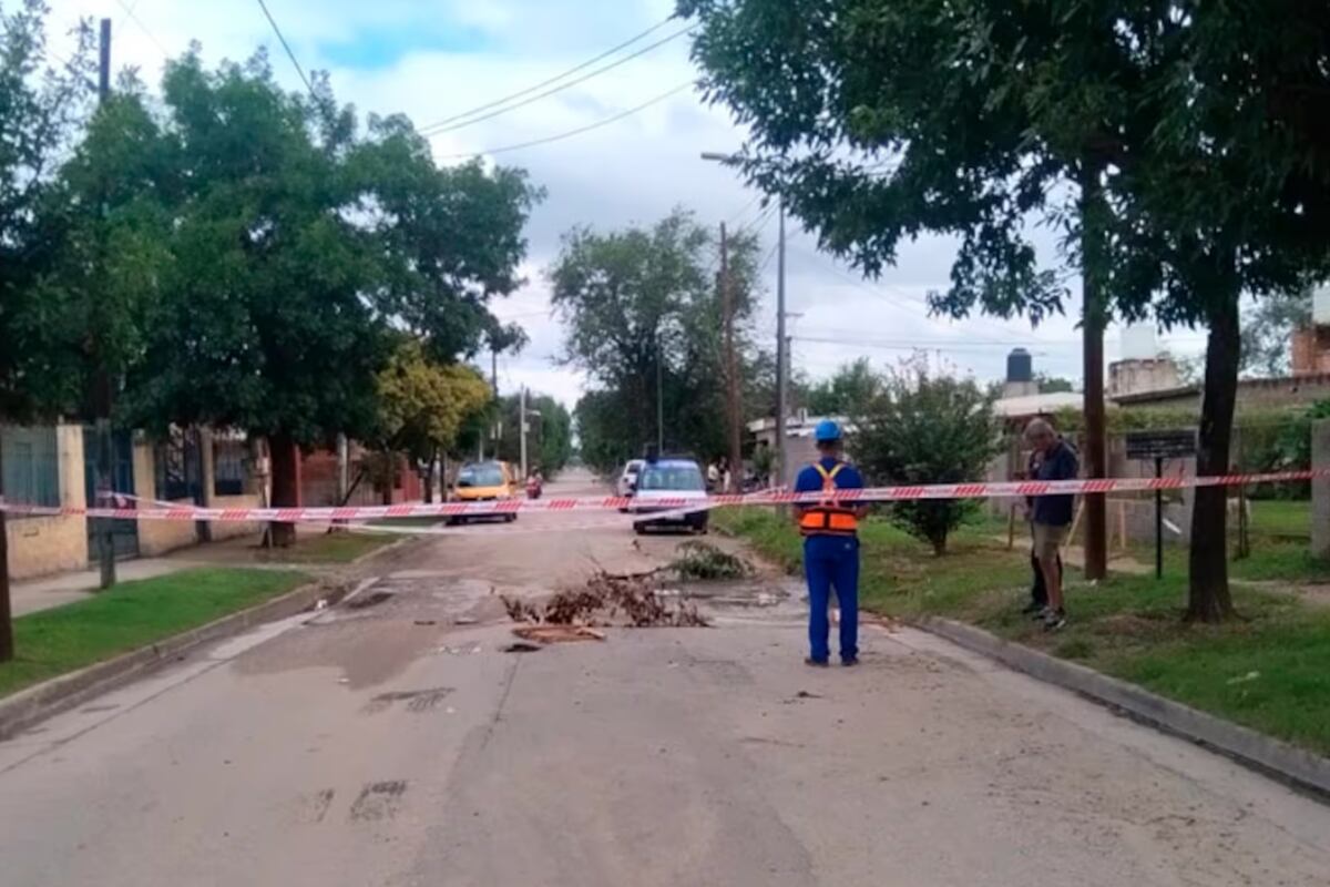 Aguas Cordobesas se involucró en la reparación del sovacón. (Gentileza El Doce)