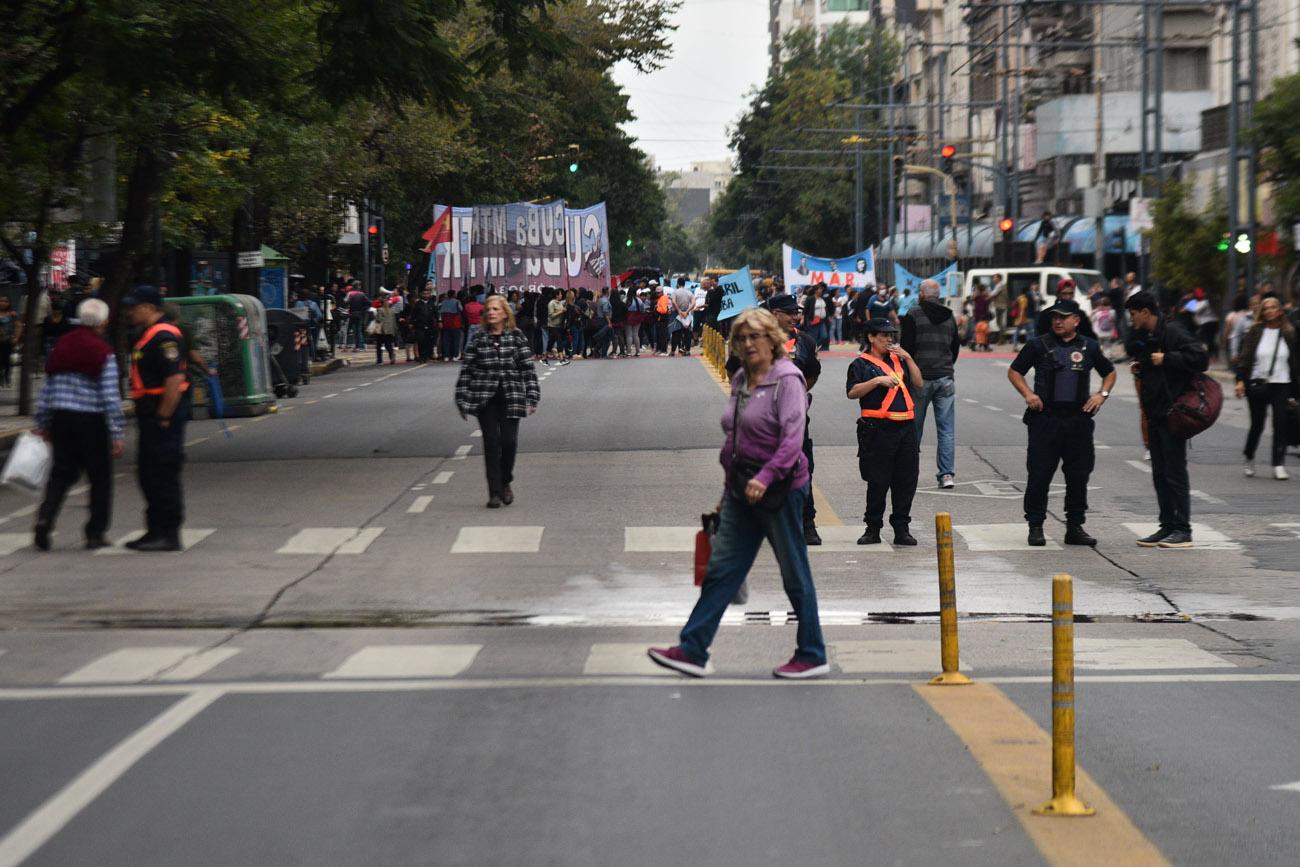 Marcha del Polo Obrero en Córdoba, en el marco de la Jornada Nacional Piquetera. (Pedro Castillo / La Voz)