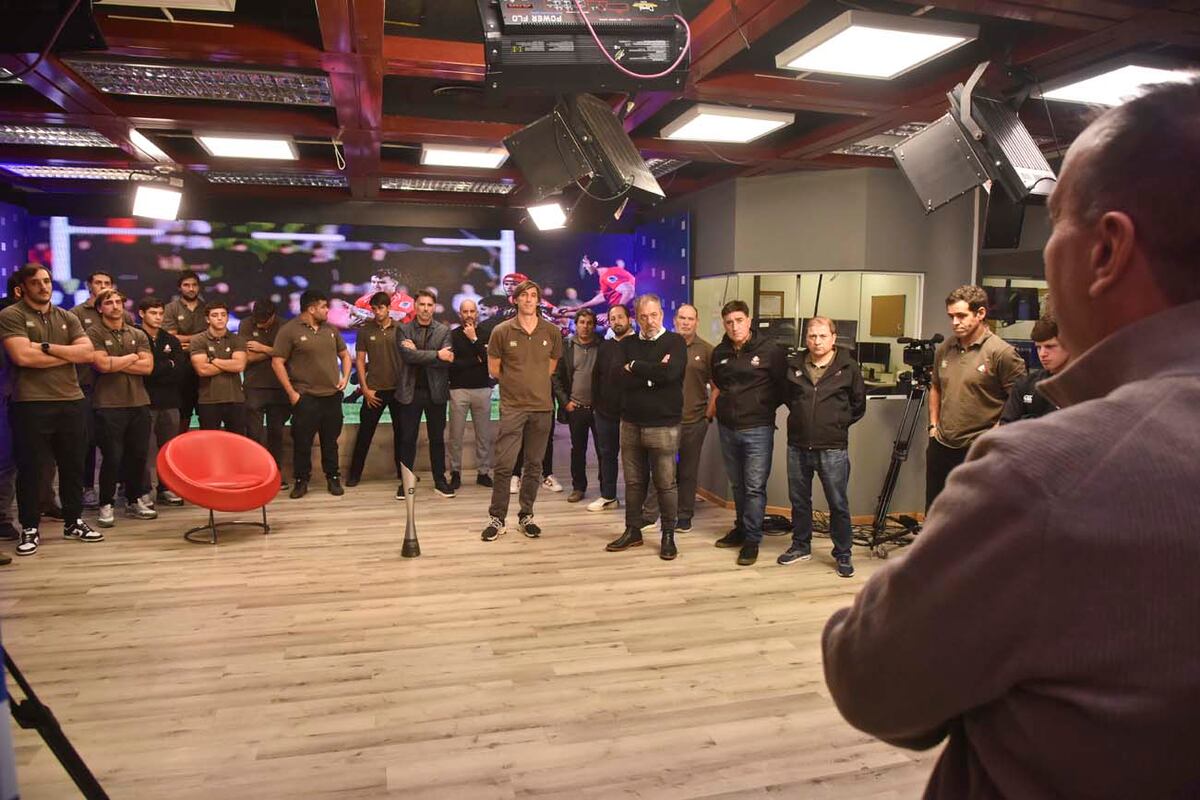 Brindis con los Dogos xv campeones (Facundo Luque / La Voz)