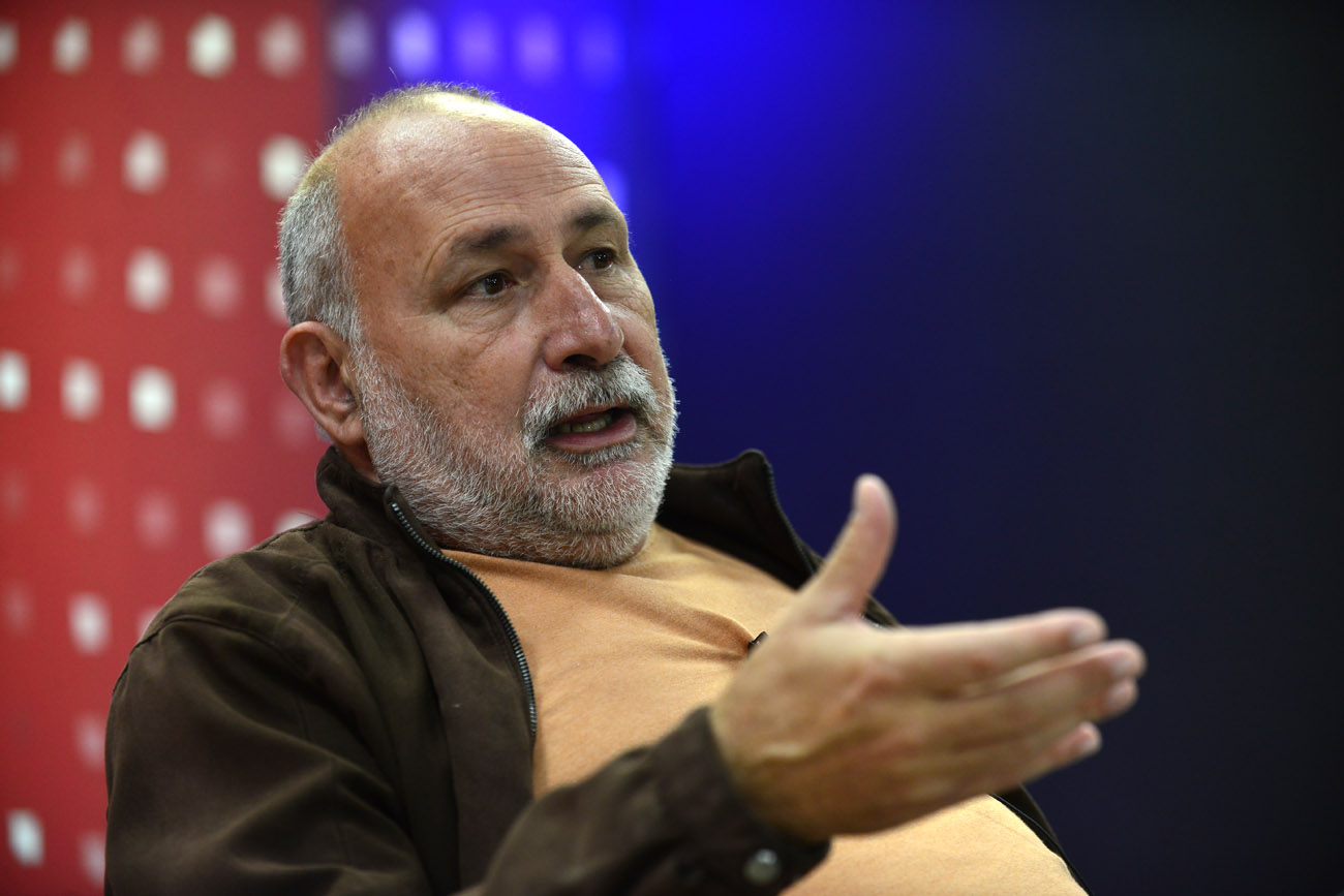 El historiador y demógrafo Adrián Carbonetti visitó la redacción de La Voz del Interior. (Nicolás Bravo / La Voz)
