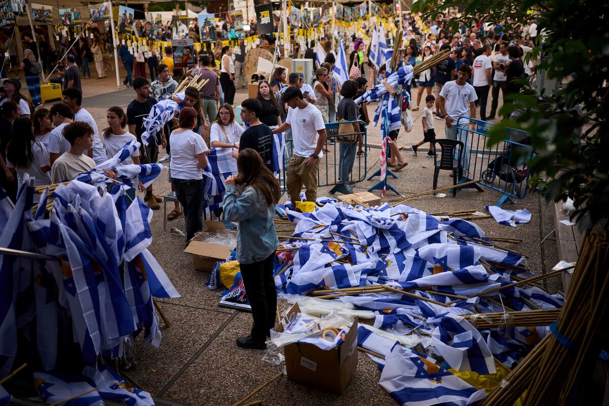 Pueblo israelí en la Plaza de los Rehenes en Tel Aviv (Gentileza / AP)