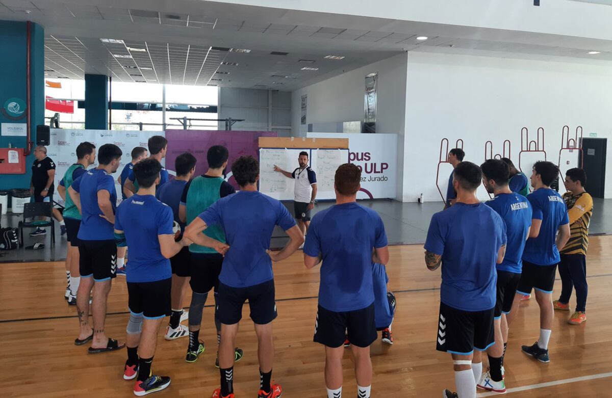 Con Guillermo Milano a la cabeza, Los Gladiadores se prepararon en San Luis para competir en Brasil e ir en busca de la clasificación al Mundial. (Prensa CAH)