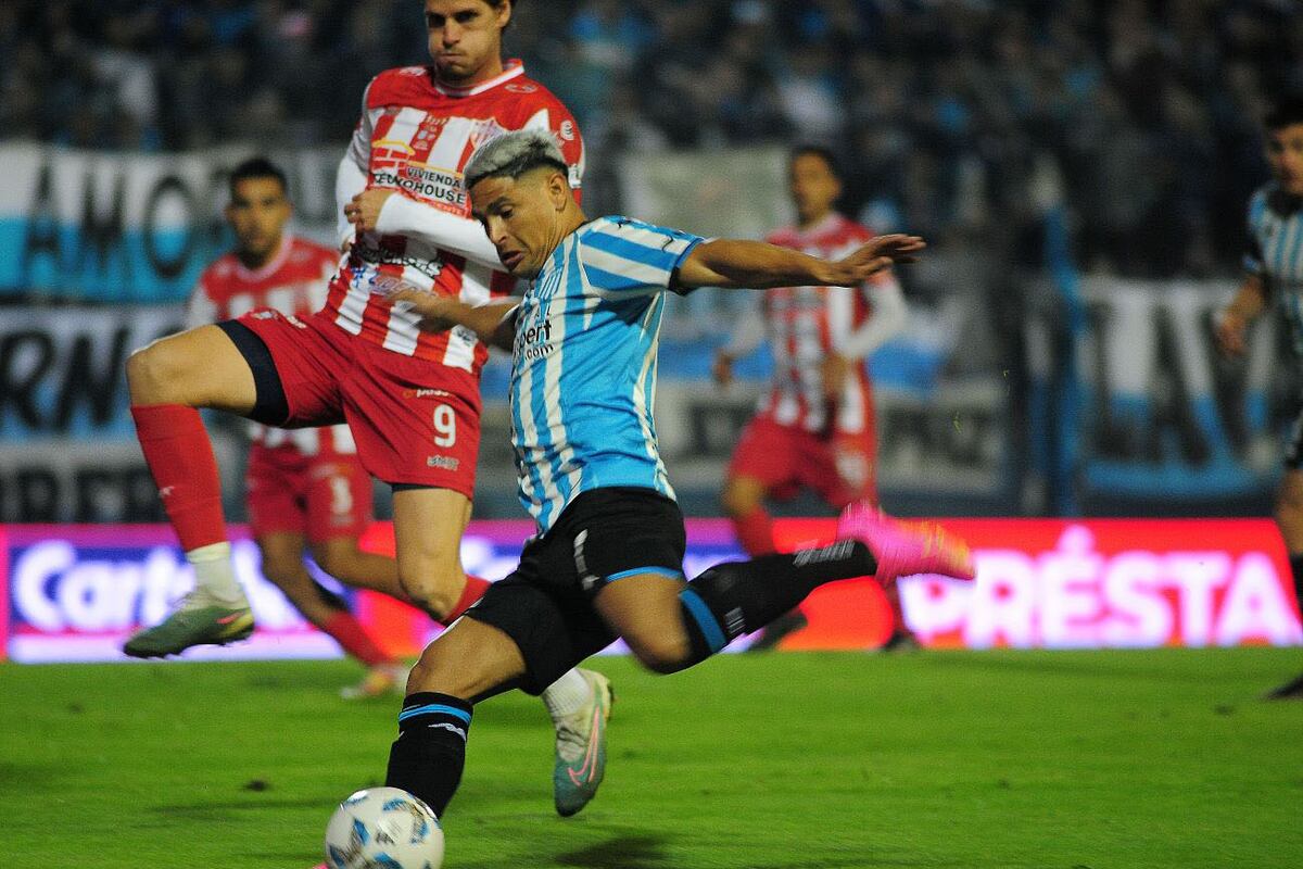 Racing se midió ante Talleres de Remedios de Escalada por los 16avos de final de la Copa Argentina. (Fotobaires)