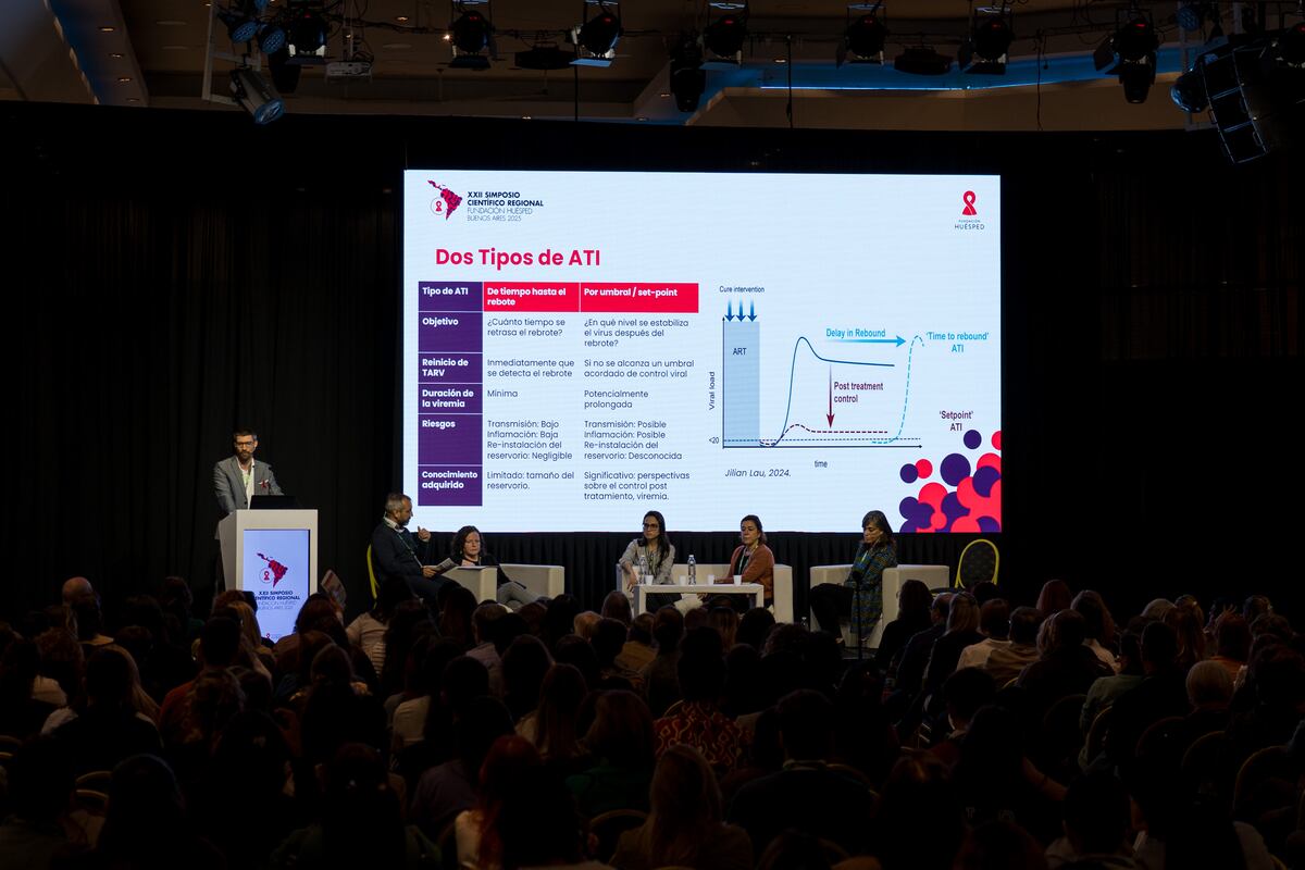 Gastón Devisich, miembro de la Fundación Huésped, expone sobre las Interrupciones analíticas de tratamiento (ATI, por sus siglas en inglés)