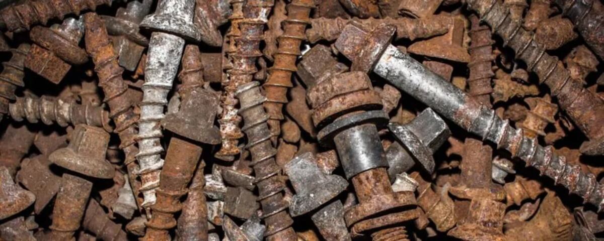 Cuál es el truco simple que destraba tornillos oxidados sin esfuerzo y evita romper herramientas