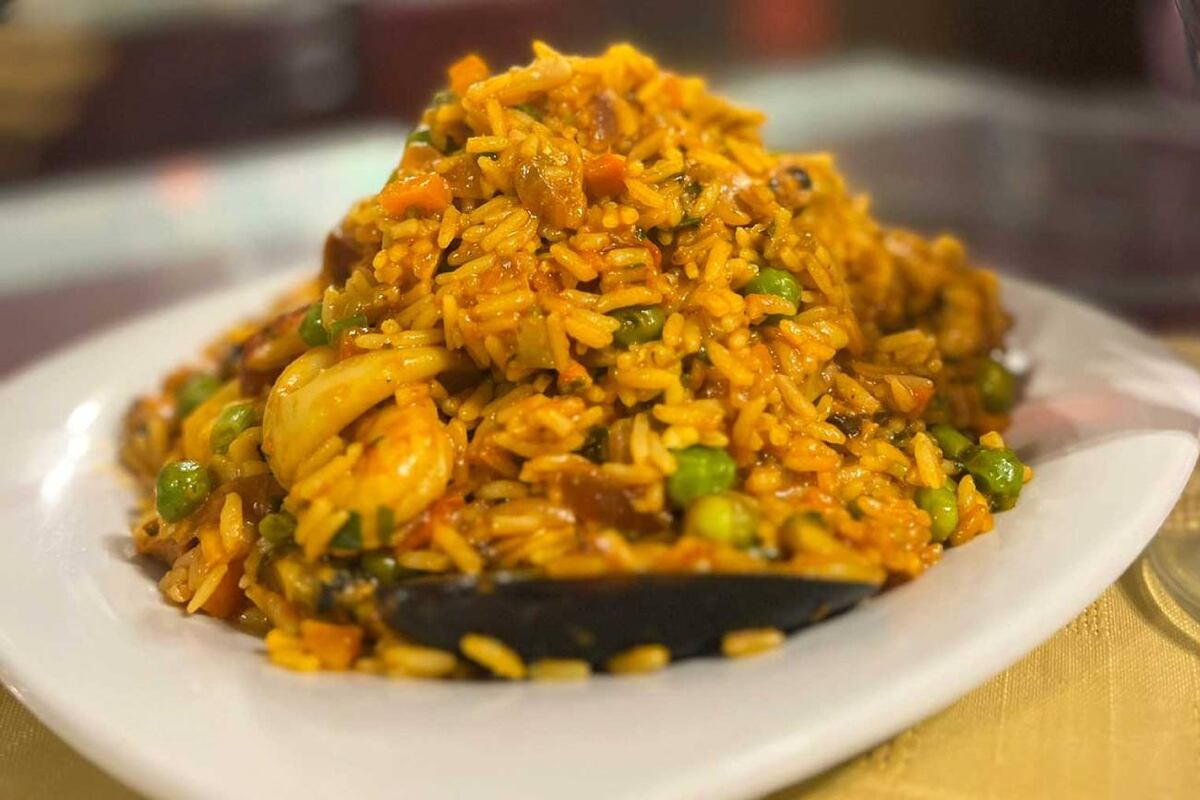 Al saltear las verduras obtenemos un arroz con color y sabor intenso.