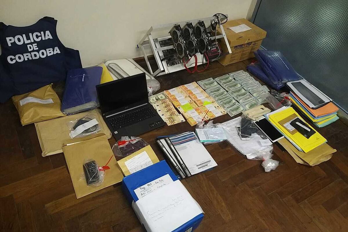 La Policía de Córdoba detuvo a varias personas acusadas de estafas inmobiliarias. (La Voz)