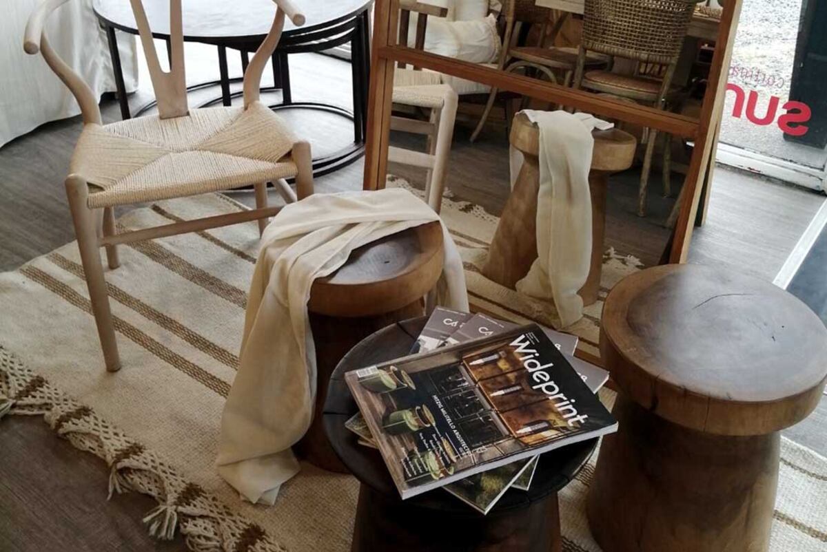 Históricos. Los taburetes de madera maciza son los asientos más antiguos (gentileza Casa Doce).
