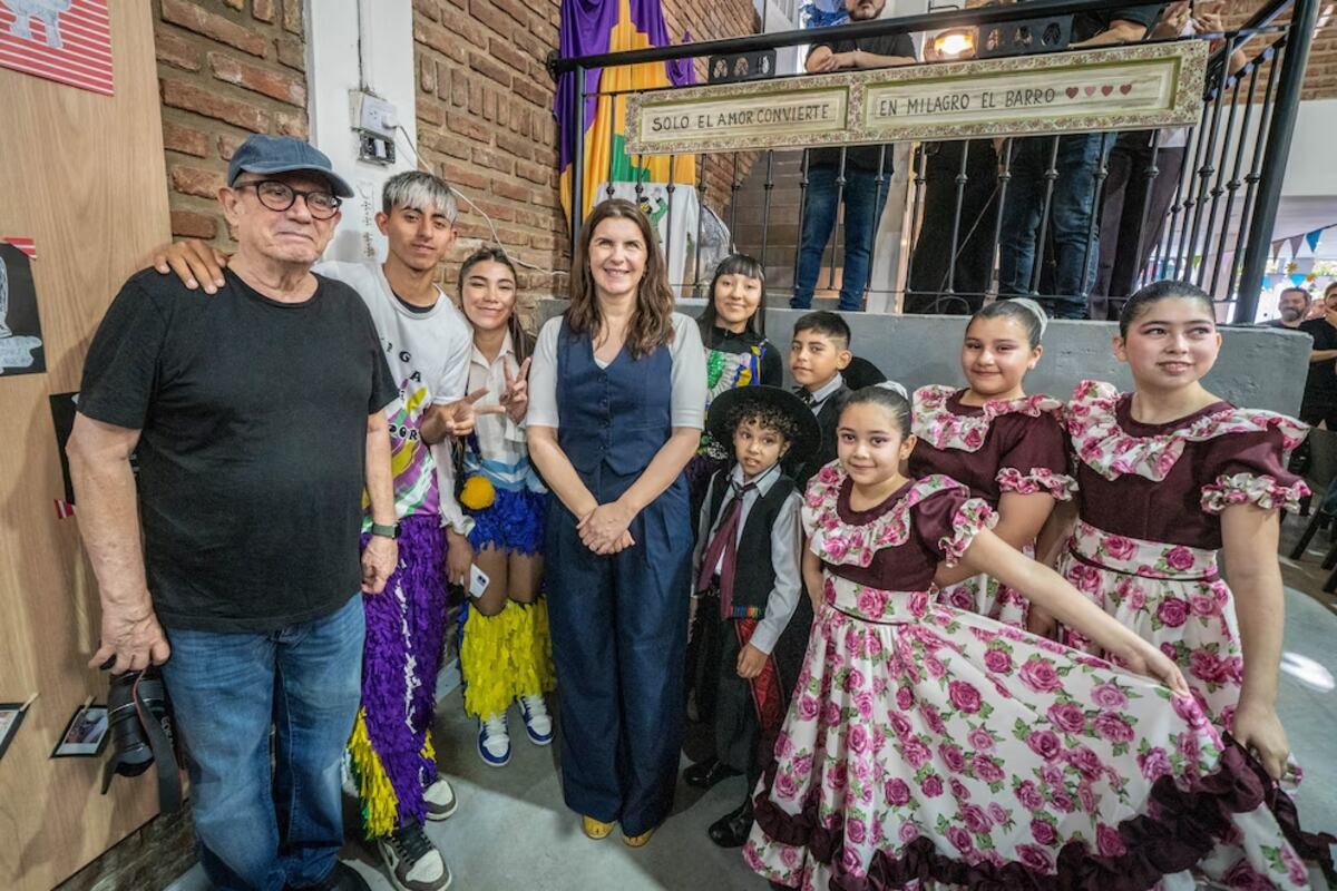 Silvio Rodríguez, en Argentina, visitó a la localidad de Moreno.