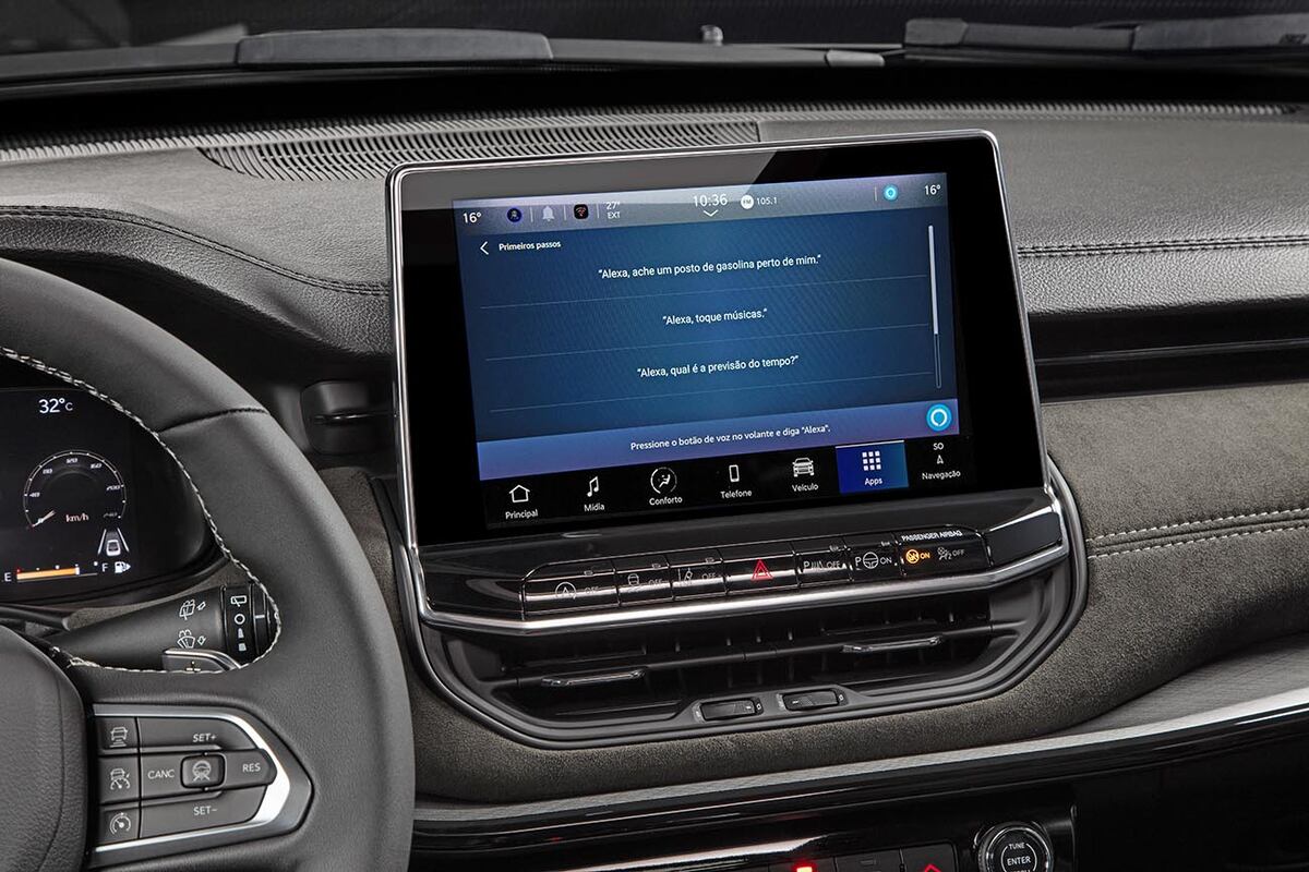 Cuenta con el istema de sonido Harman/Kardon con nueve parlantes y subwoofer.