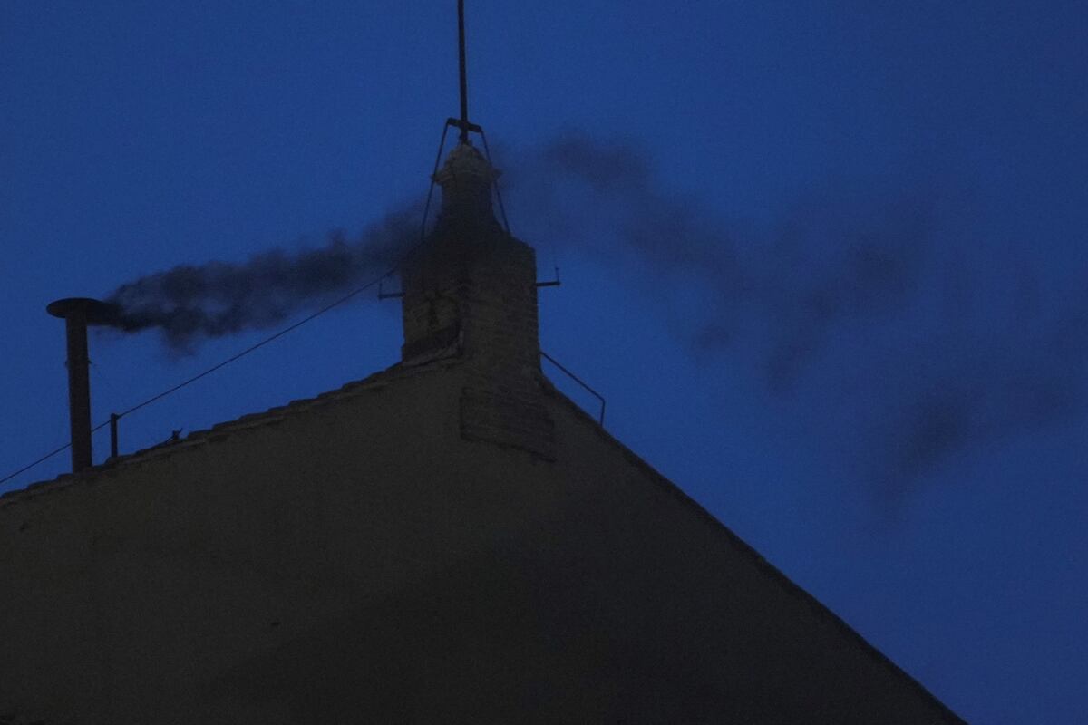 Vaticano. Hasta ahora han salido todas fumatas negras (AP).