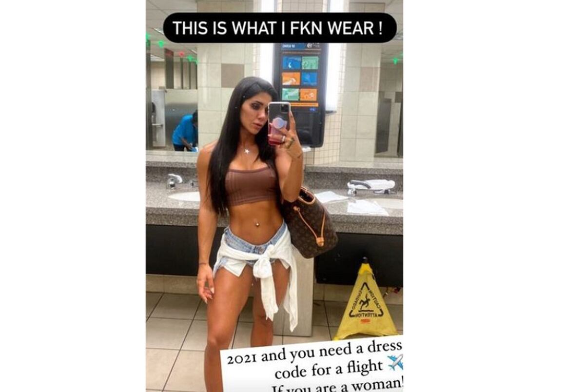 Saypinar se sacó una foto luego de que no le permitieran abordar el vuelo. (Instagram).