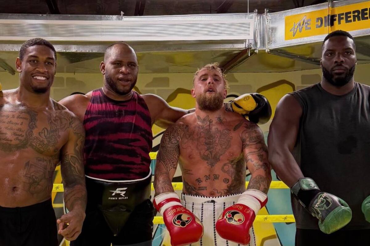 Para preparar su combate con Joshua, Jake Paul (segundo de derecha a izquierda) contrató a Lawrence Okolie, Frank Sánchez y Jared Anderson, boxeadores profesionales de peso pesado. (Crédito: X/@IfnBoxing)